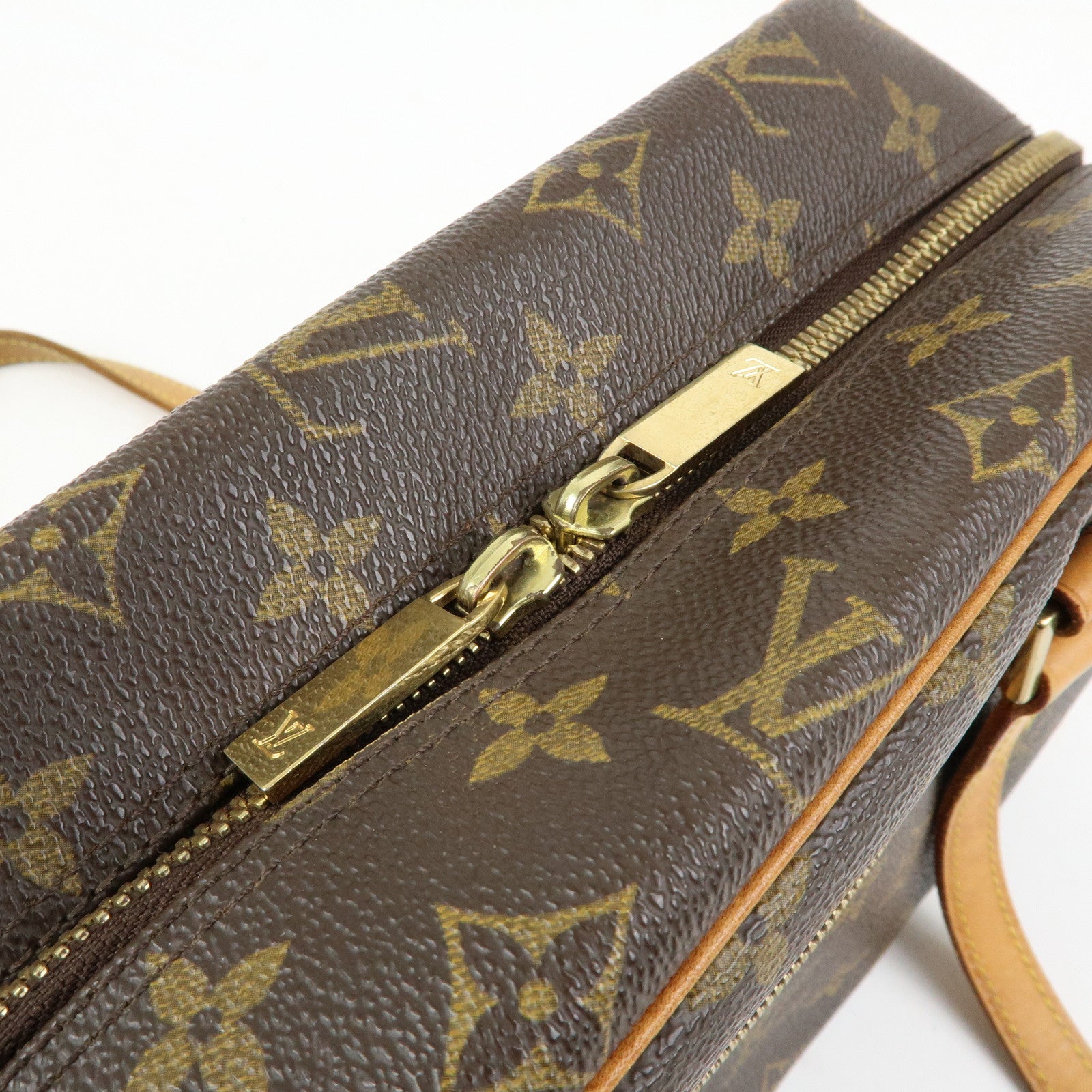 Louis Vuitton Monogram Cite MM Shoulder Bag Hand Bag M51182