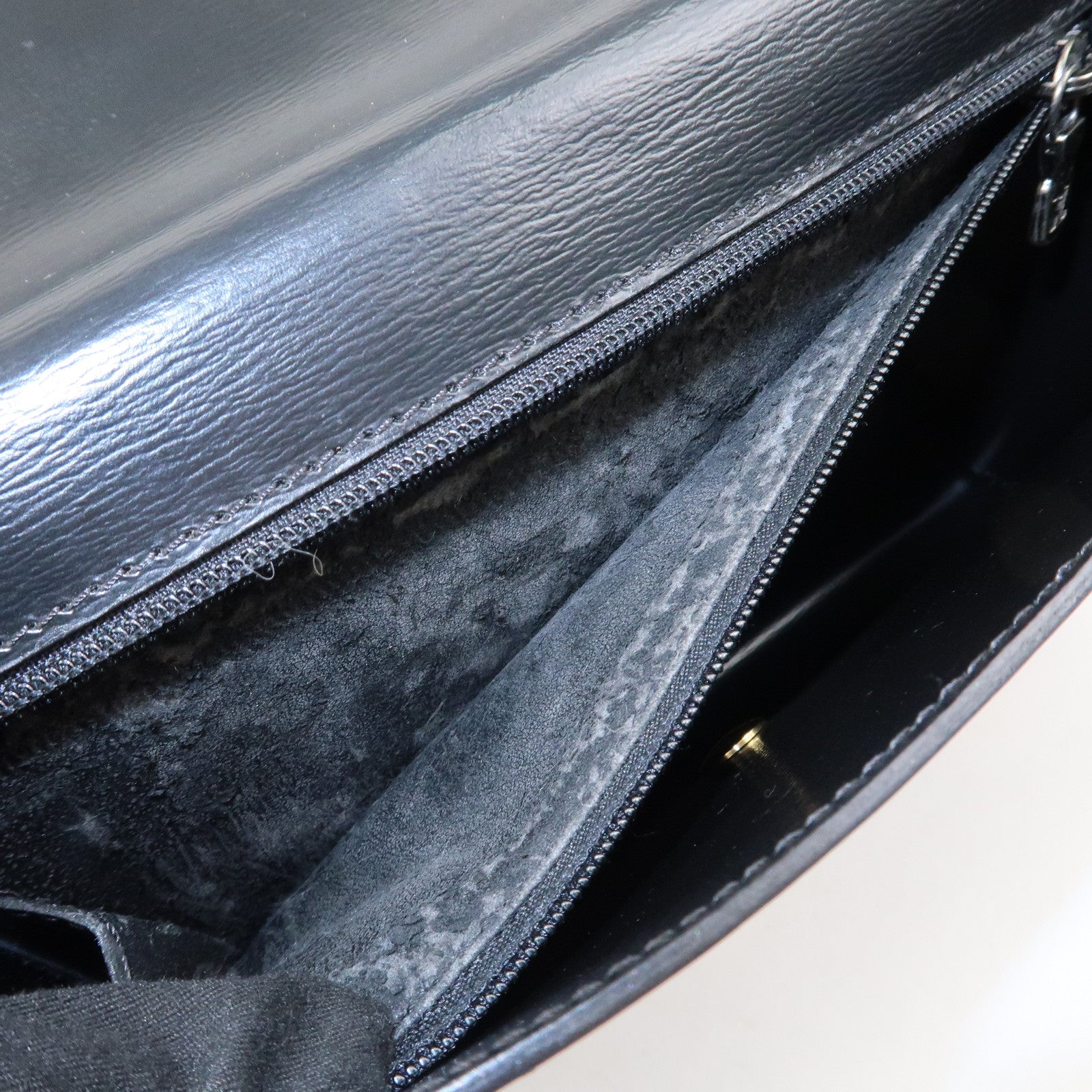 Louis Vuitton Epi leather Hublot Clutch Bag Noir M52557