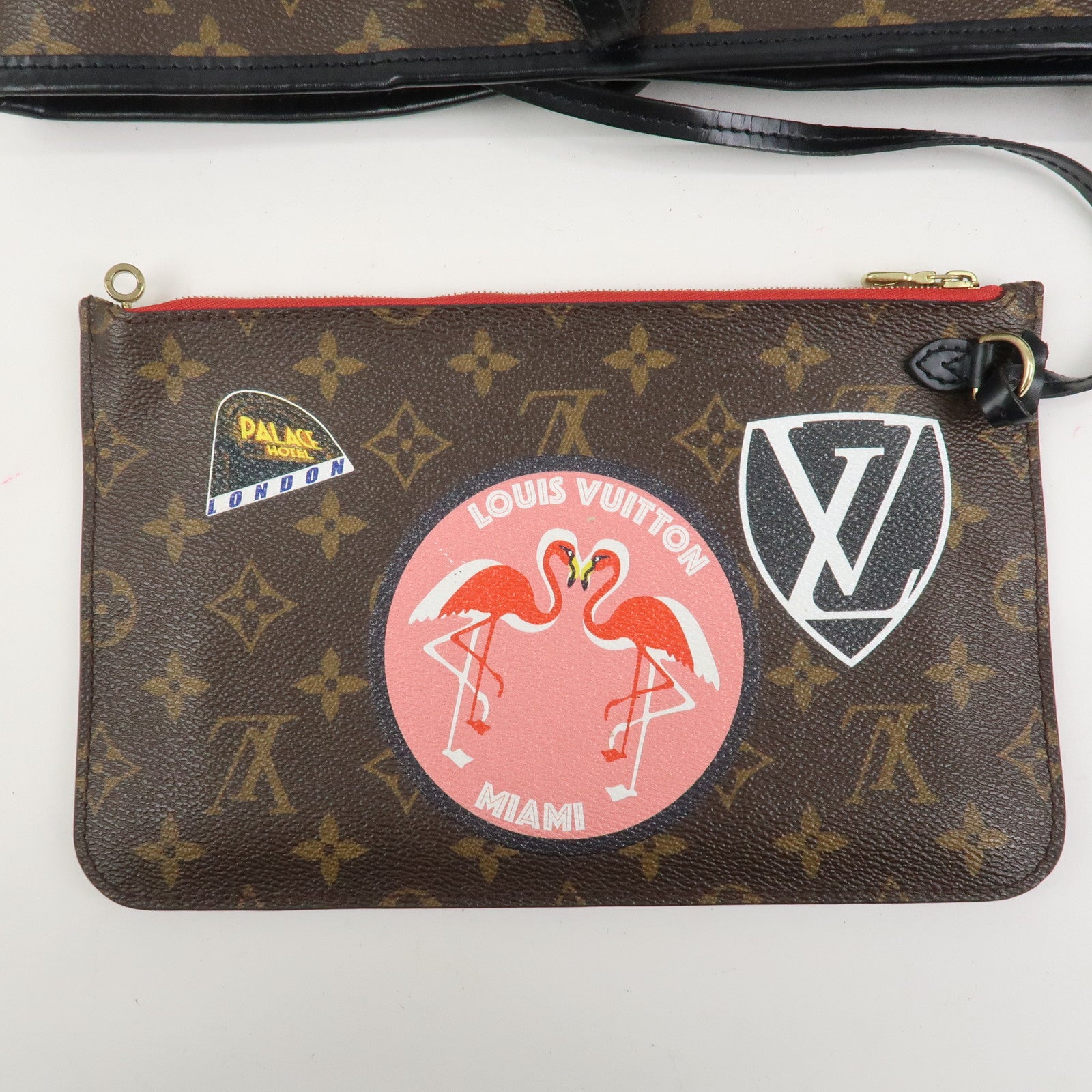 Louis Vuitton LV World Tour Monogram Neverfull MM Tote Bag M42844