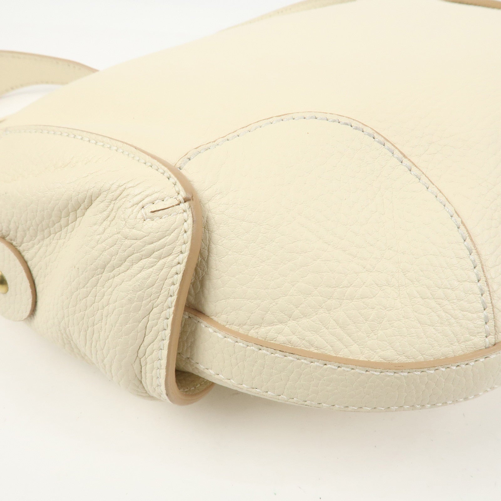 Ferragamo Gancini Logo Leather Shoulder Bag Hand Bag Ivory