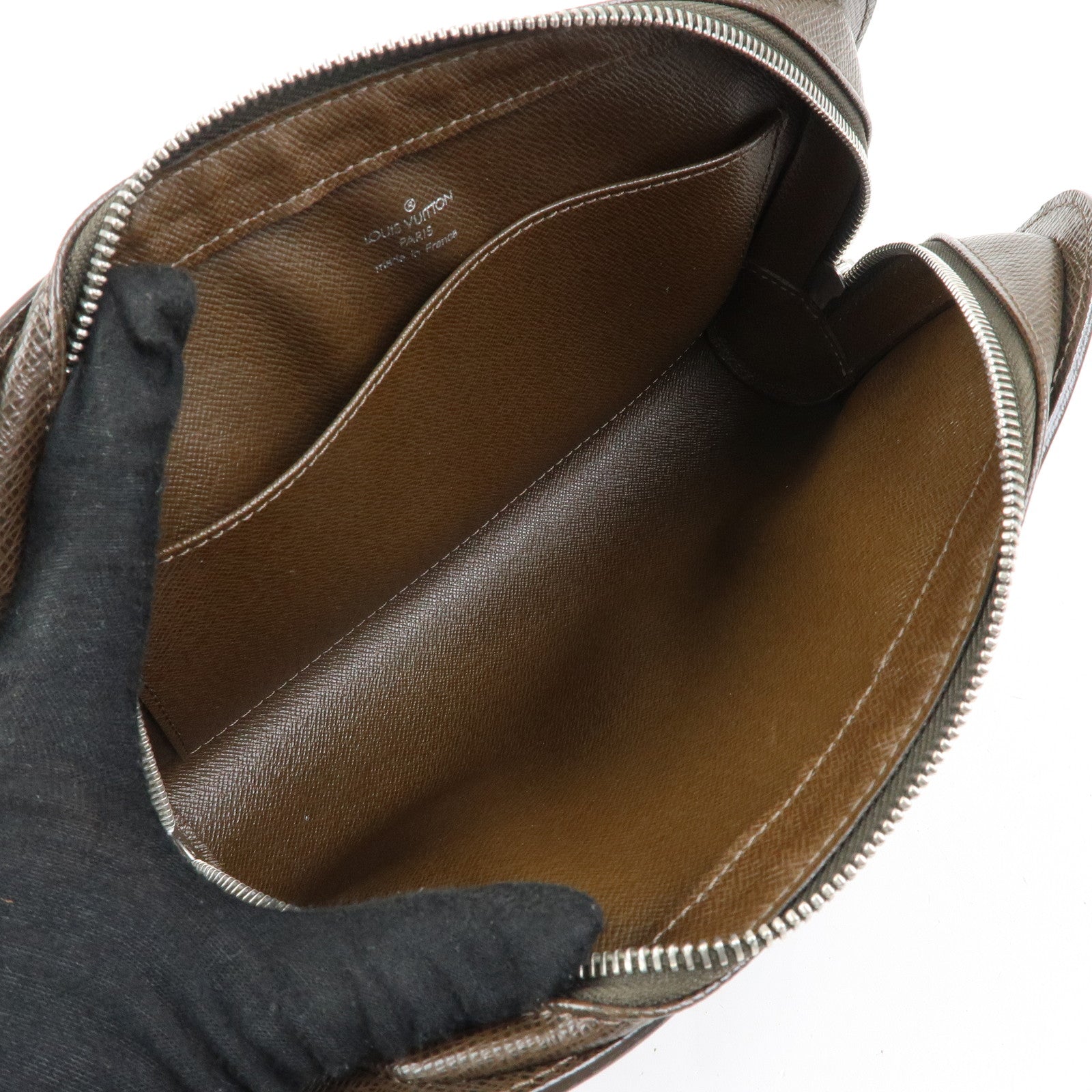 Louis Vuitton Taiga Baikal Clutch Bag Pouch Brown Grizzly M30188