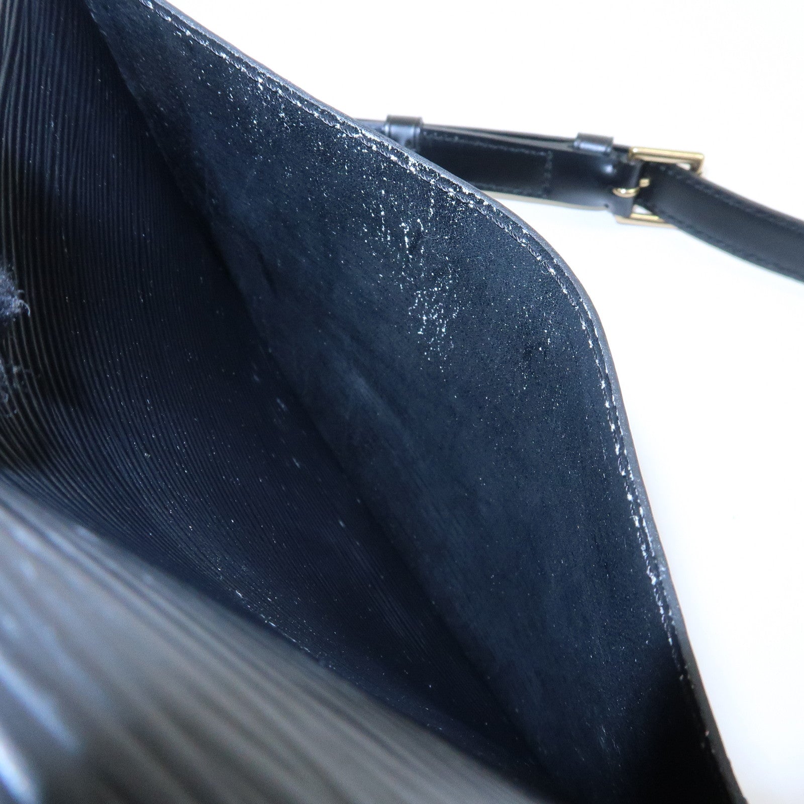 Louis Vuitton Epi Saint Cloud Shoulder Crossbody Bag Noir M52192