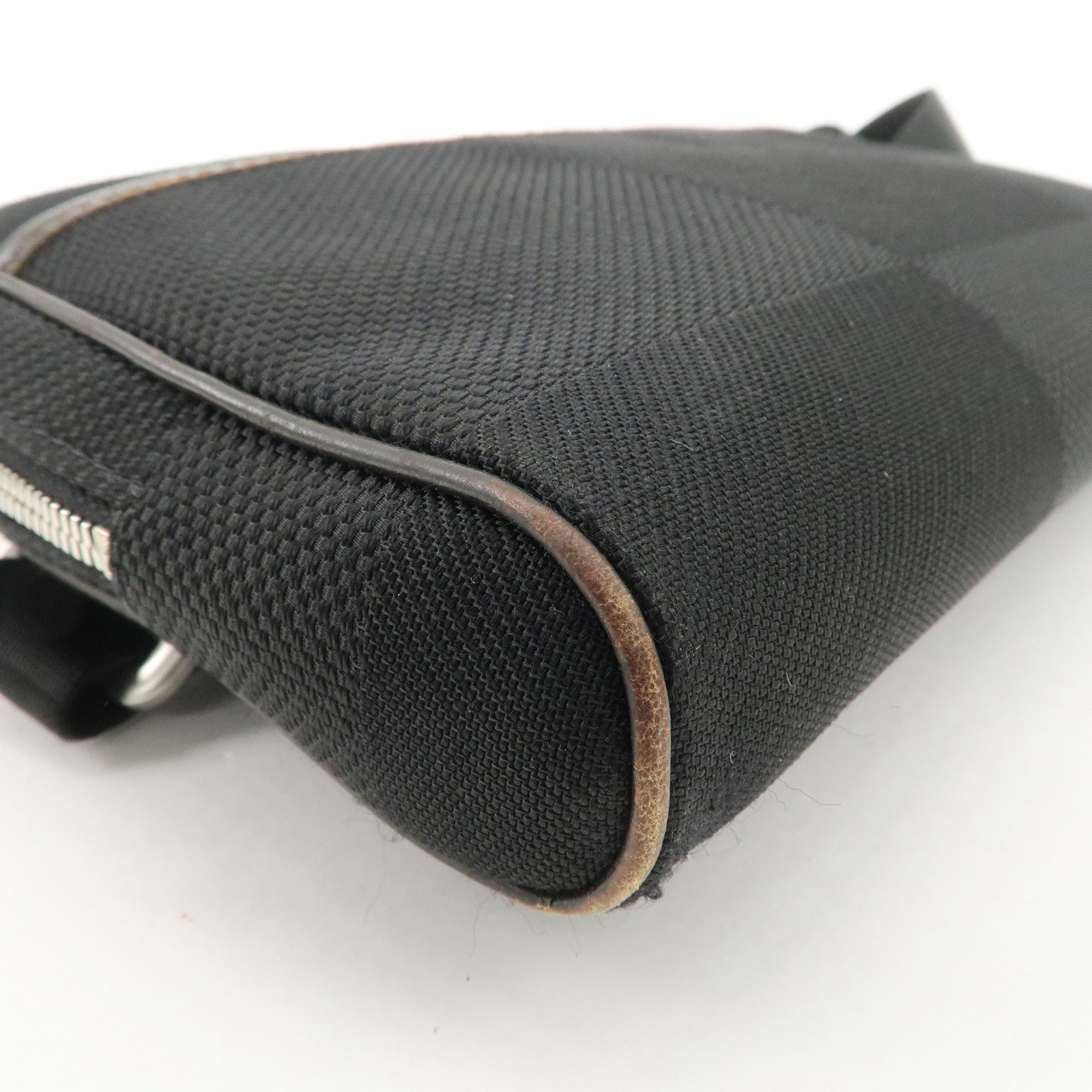 Louis Vuitton Damier Geant Acrobat Waist Bag Body Bag Noir M93620