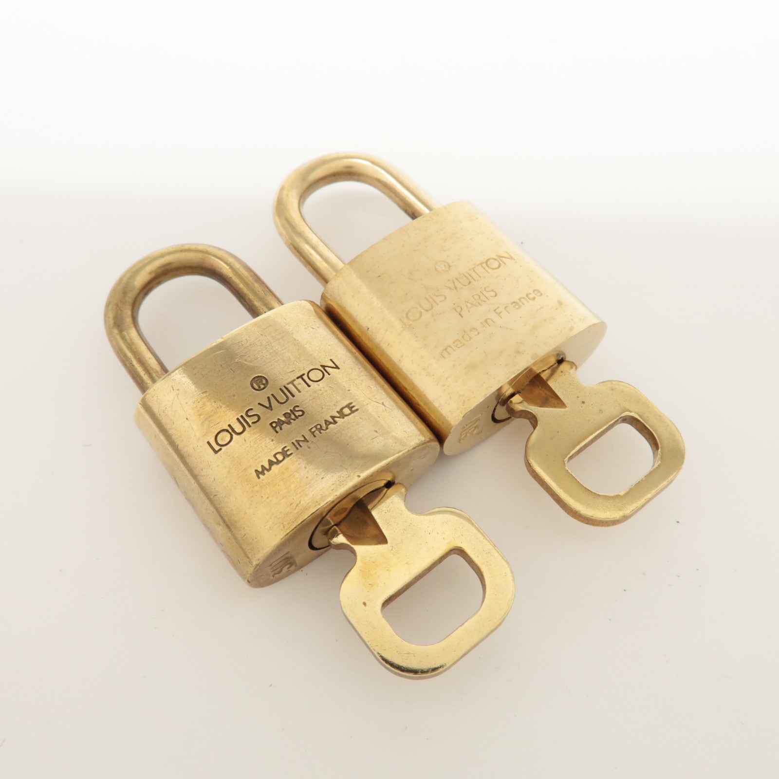 Louis Vuitton Set of 10 Lock & Key Cadena Key Lock Metal Gold Used