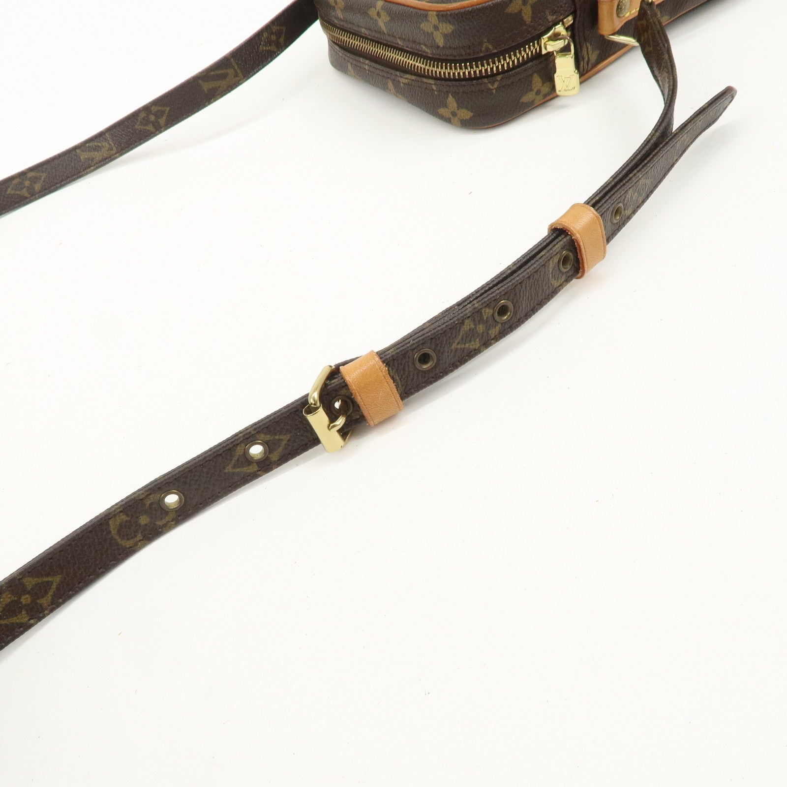 Louis Vuitton Monogram Amazone Shoulder Bag Crossbody Bag M45236