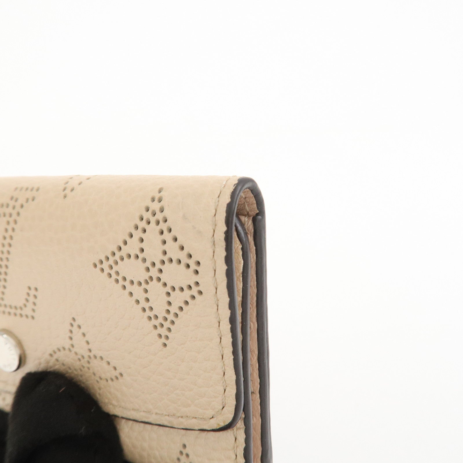 Louis Vuitton Monogram Mahina Multiclés 4 Key Case Magnolia M64056