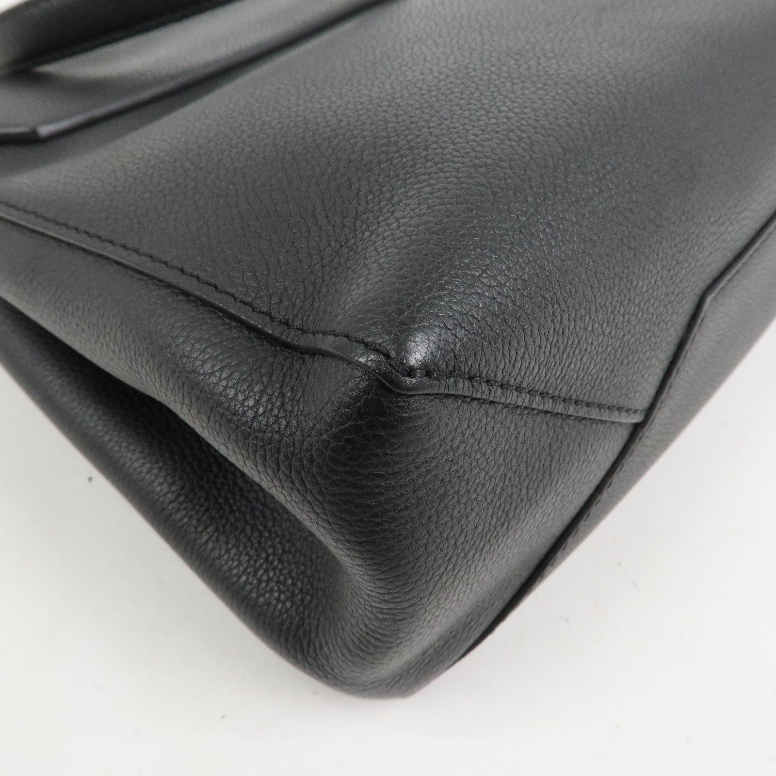 Louis Vuitton Lock Me Leather Cartable Hand Bag Noir Black M50250