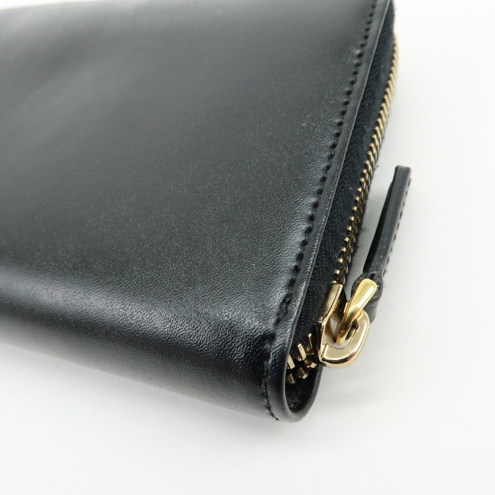 FENDI Leather Round Zippy Long Wallet Black 8M0299