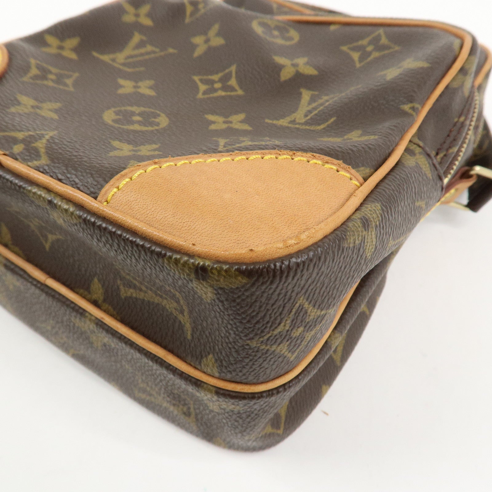 Louis Vuitton Monogram Amazone Shoulder Bag Crossbody Bag M45236
