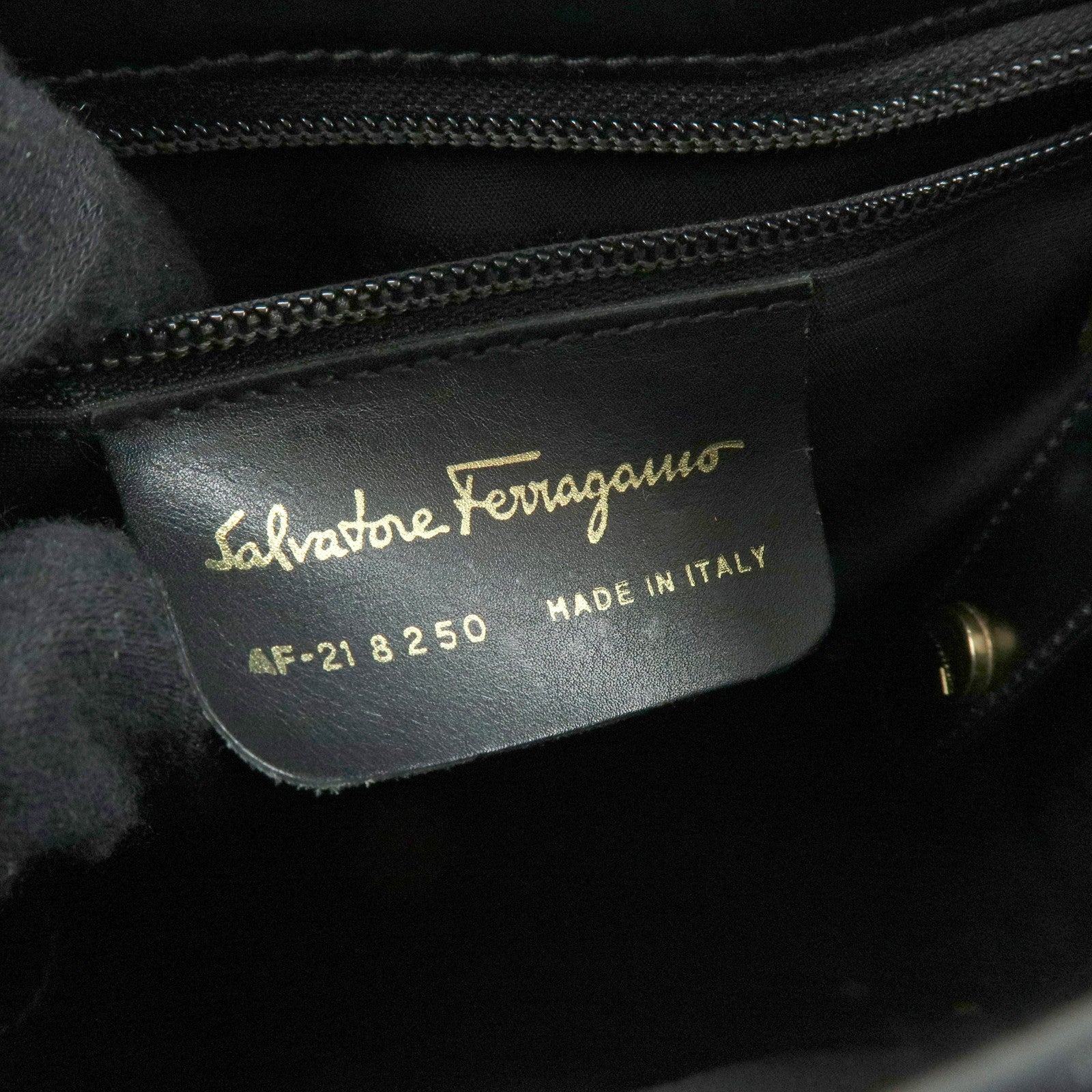 Ferragamo Vara Leather Shoulder Bag Hand Bag Black