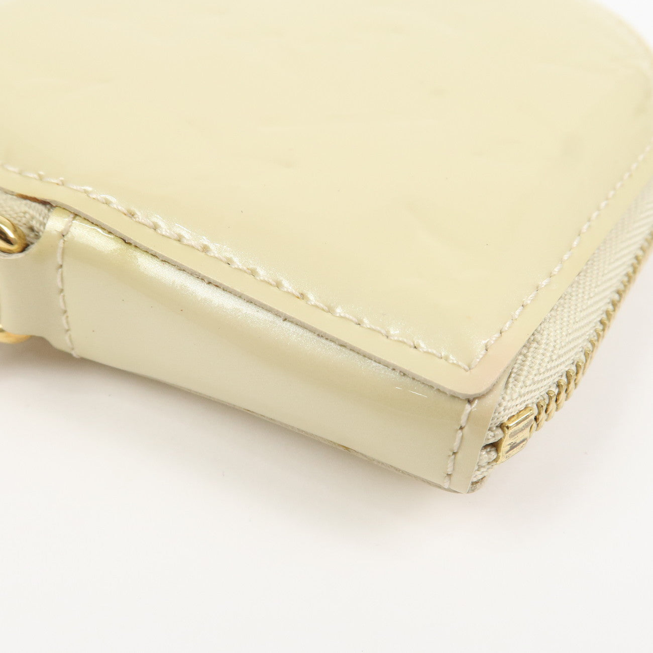 Louis Vuitton Monogram Vernis Porte Monnaie Coeur Ivory M91479