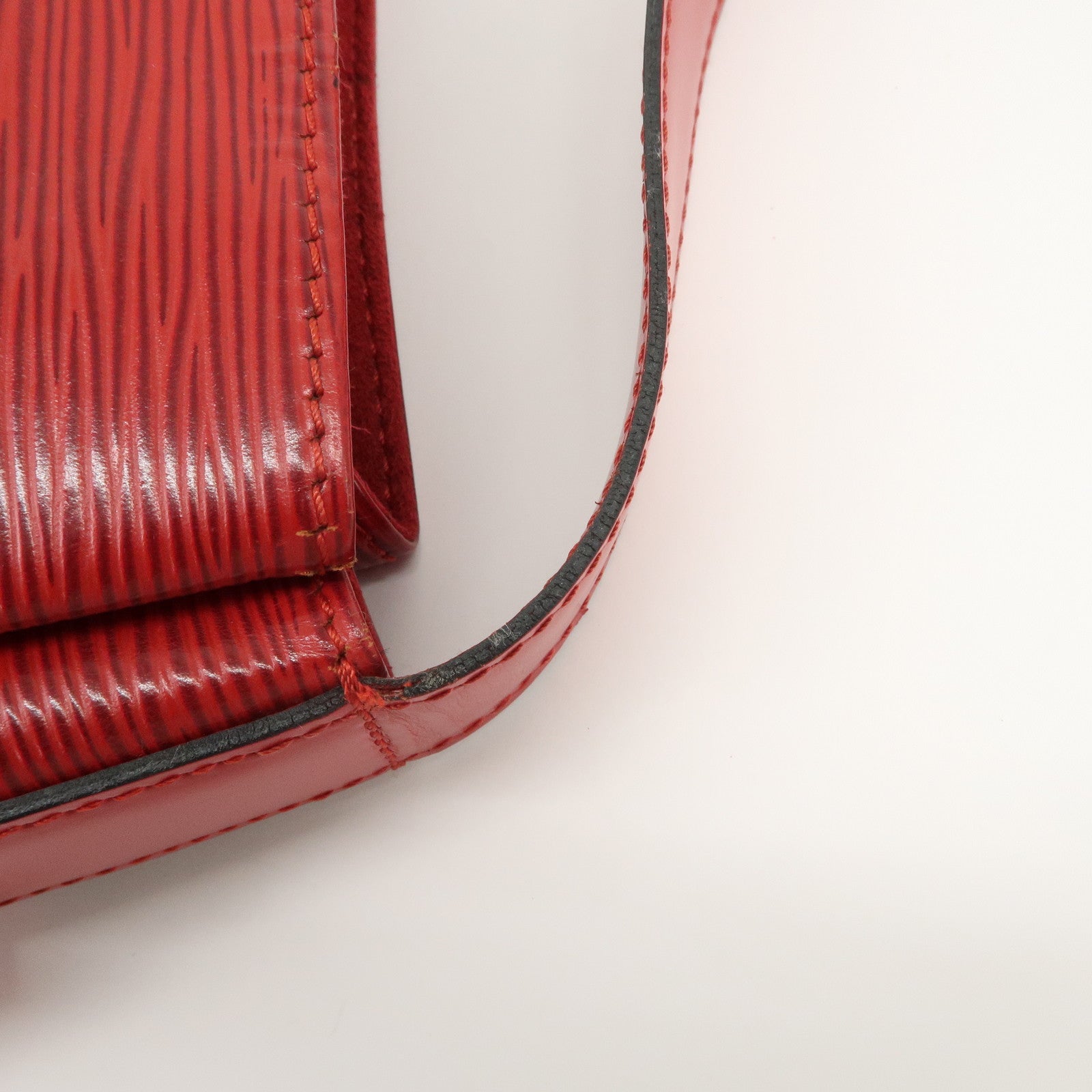 Louis Vuitton Epi Sac de Paul Shoulder Bag Castilian Red M80207