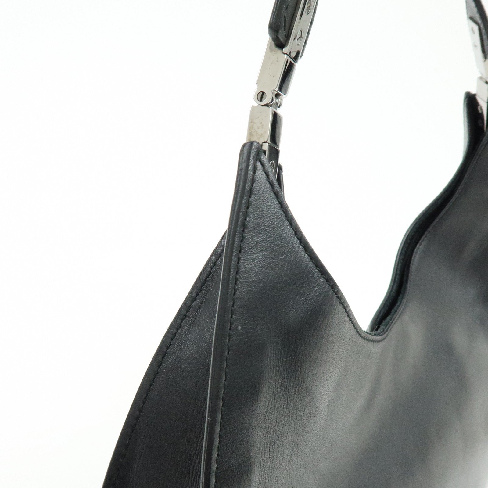 GUCCI Logo Leather Shoulder Bag Hand Bag Black 001・3767