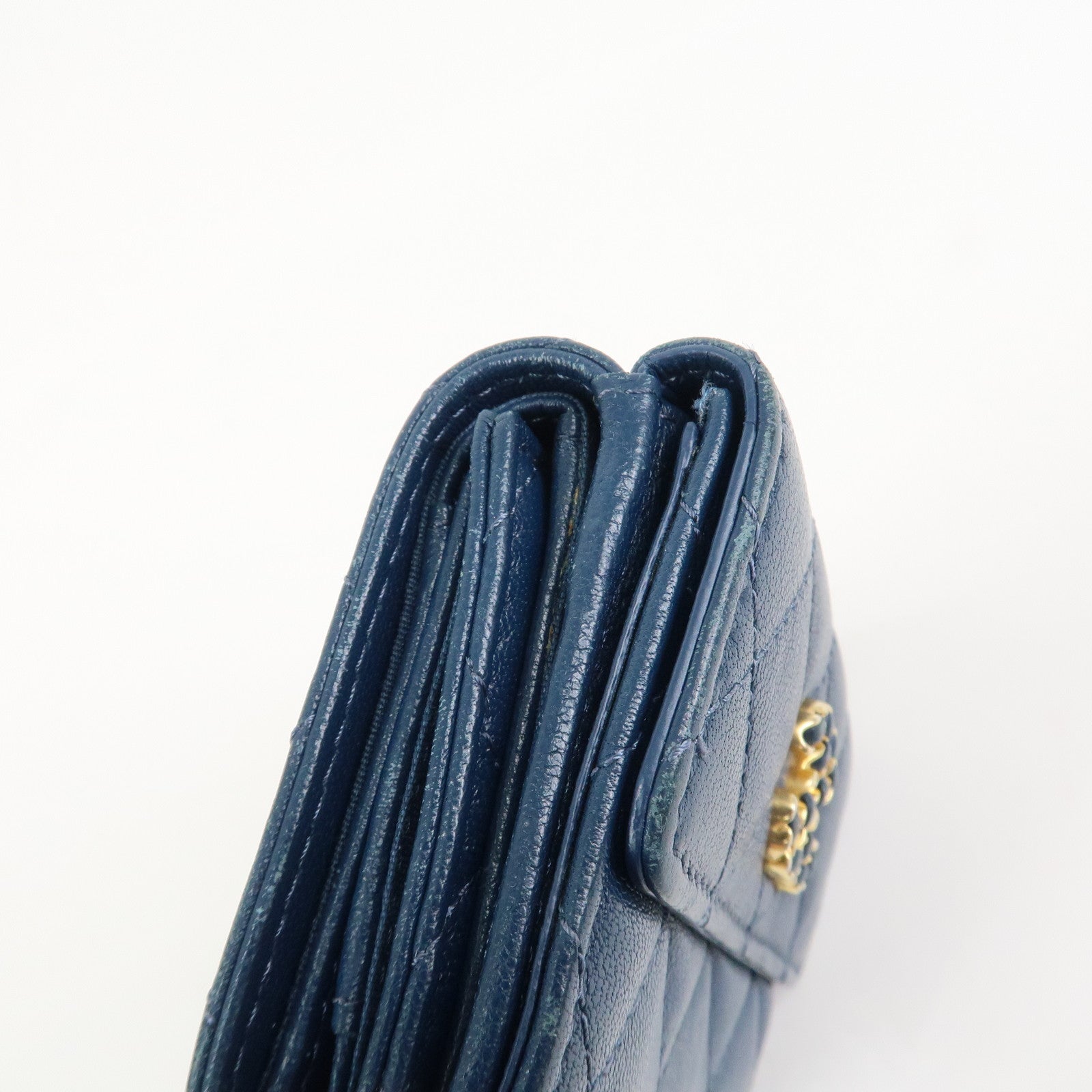 CHANEL COCO Mark Matelasse CHANEL19 Tri-fold Compact Wallet AP0727