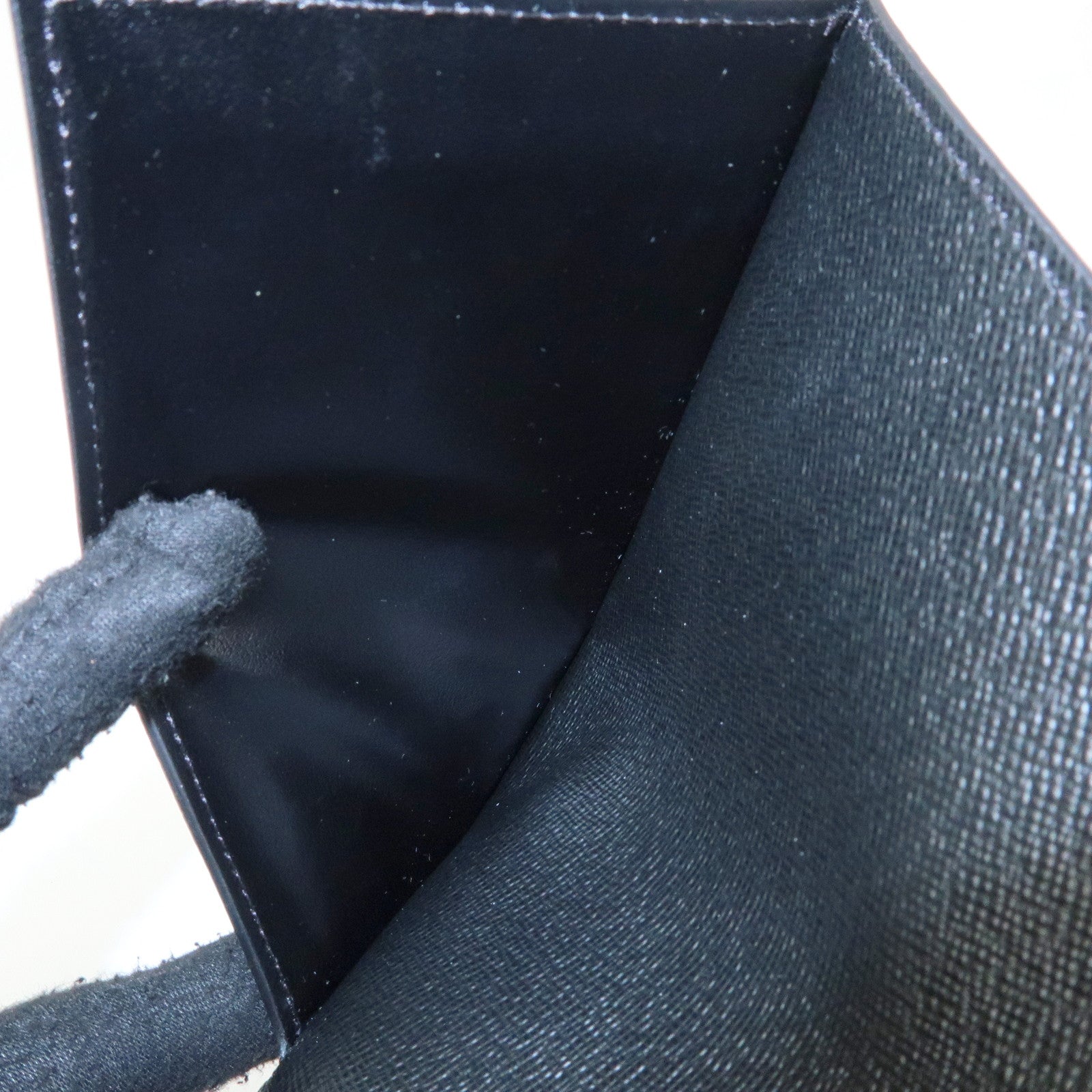 Louis Vuitton Monogram Eclipse Couverture de Passeport NM M64501