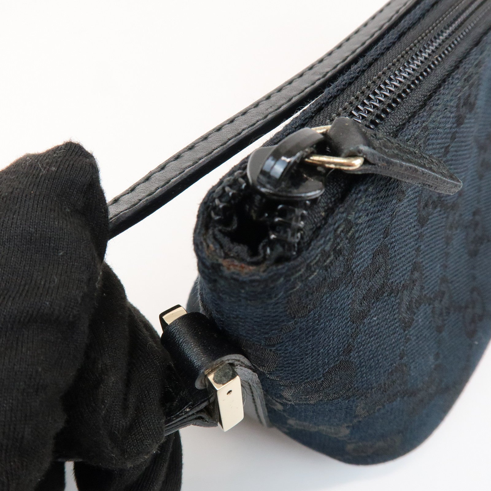 GUCCI Boat Bag GG Canvas Leather Accessory Pouch Hand Bag 039・1103