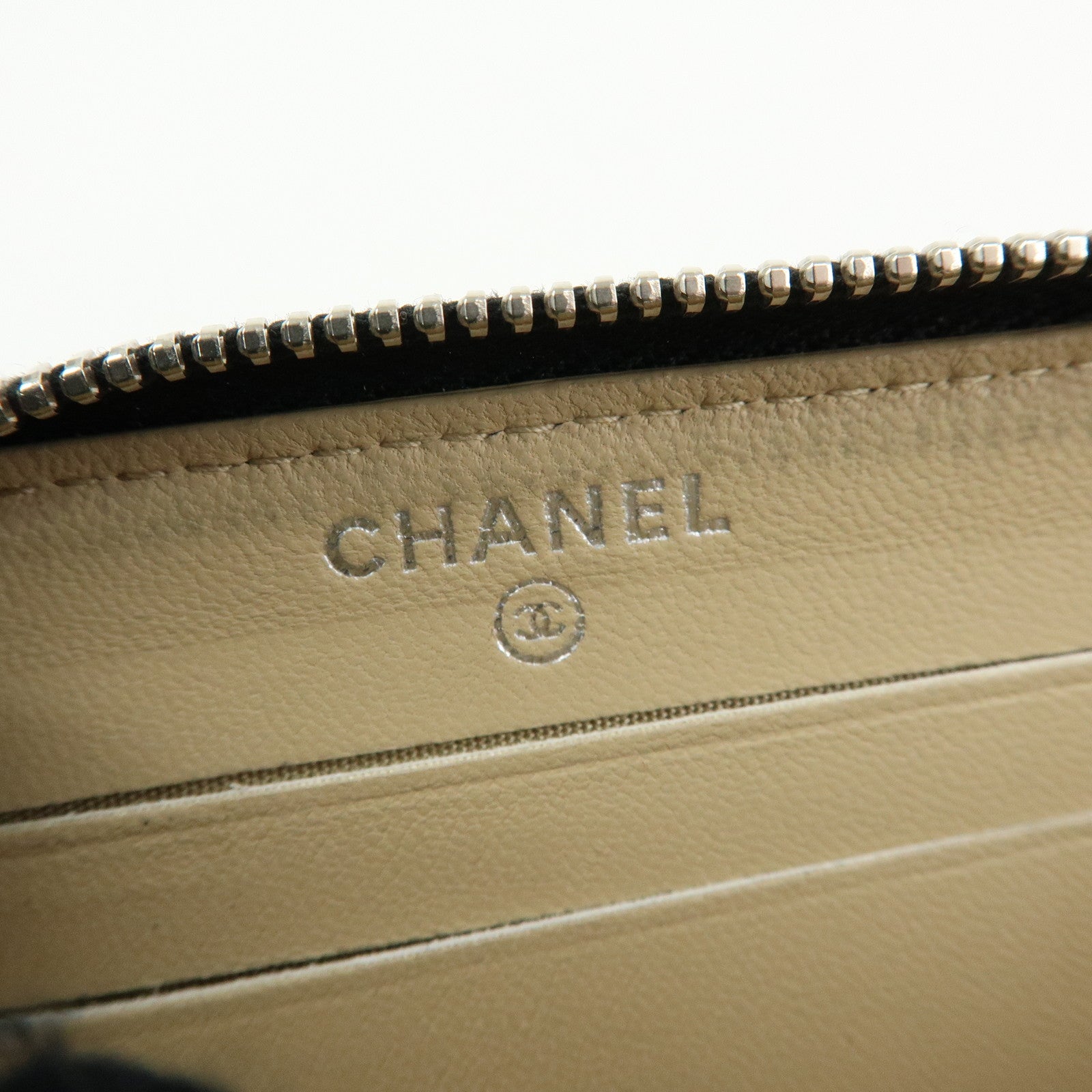 CHANEL COCO Mark Lamb Skin Round Zippy Compact Wallet Black Beige
