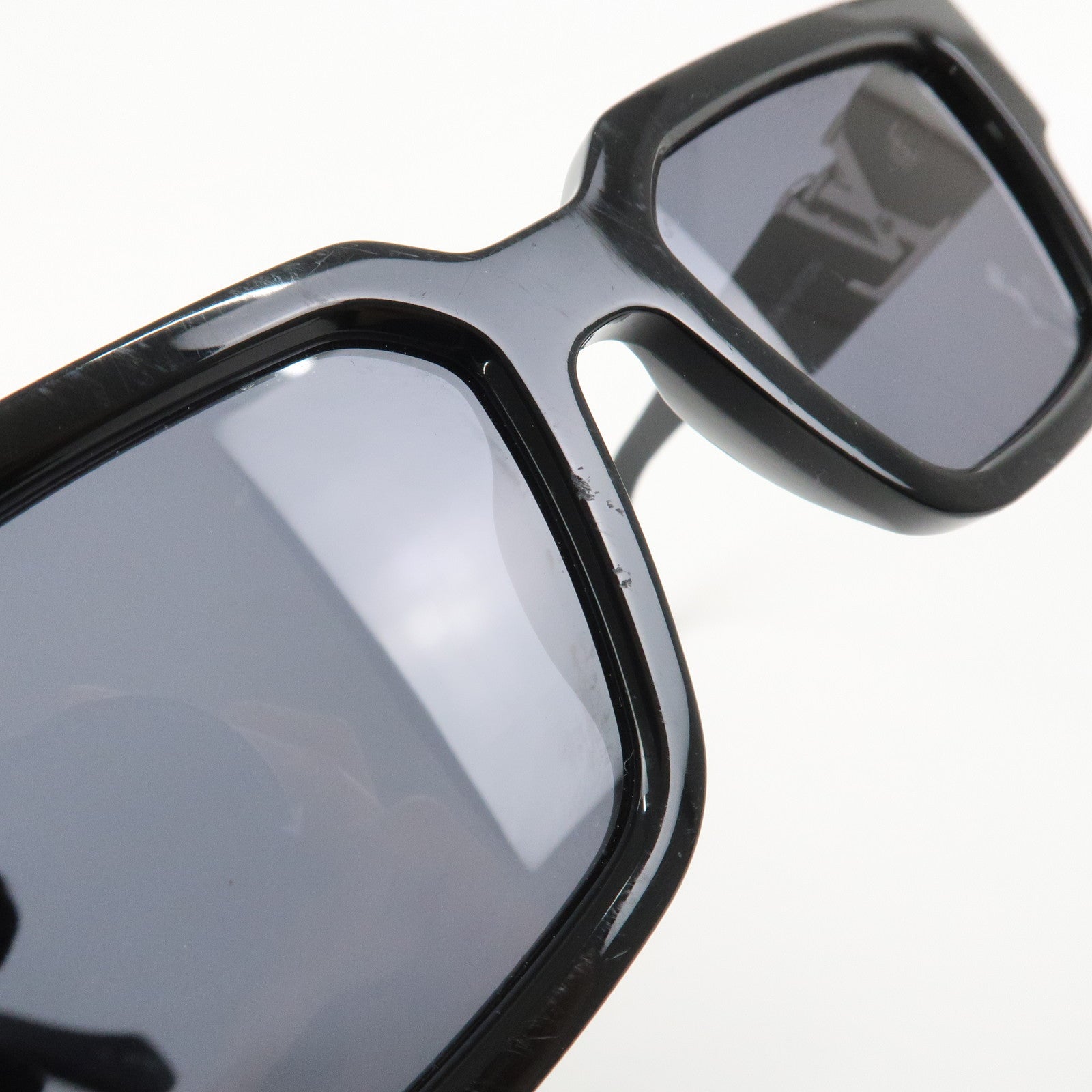 Louis Vuitton LV Sleek Square Plastic Sunglasses Black Z2178E