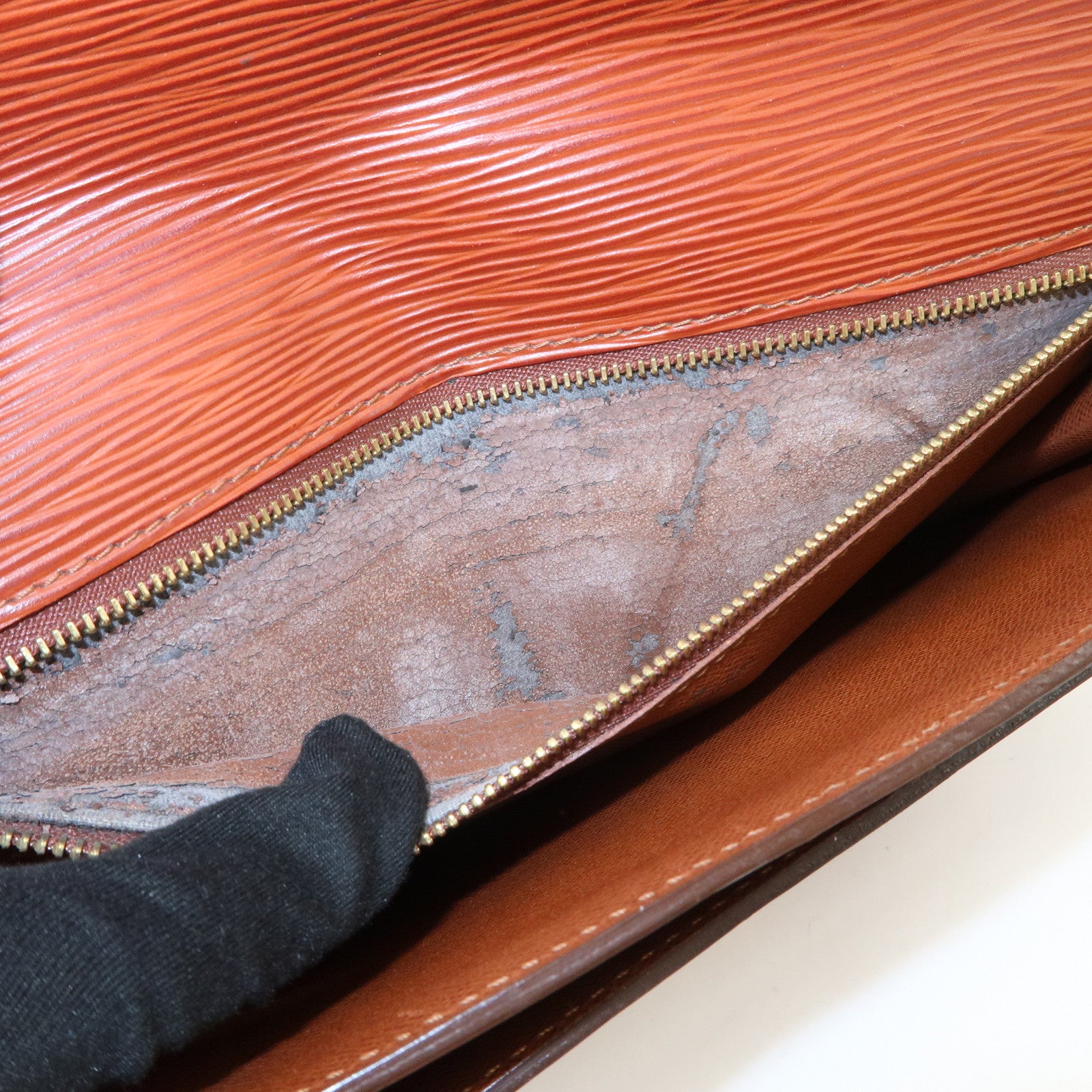 Louis Vuitton Epi Sellier Dragonne Clutch Bag Kenya Brown M52618