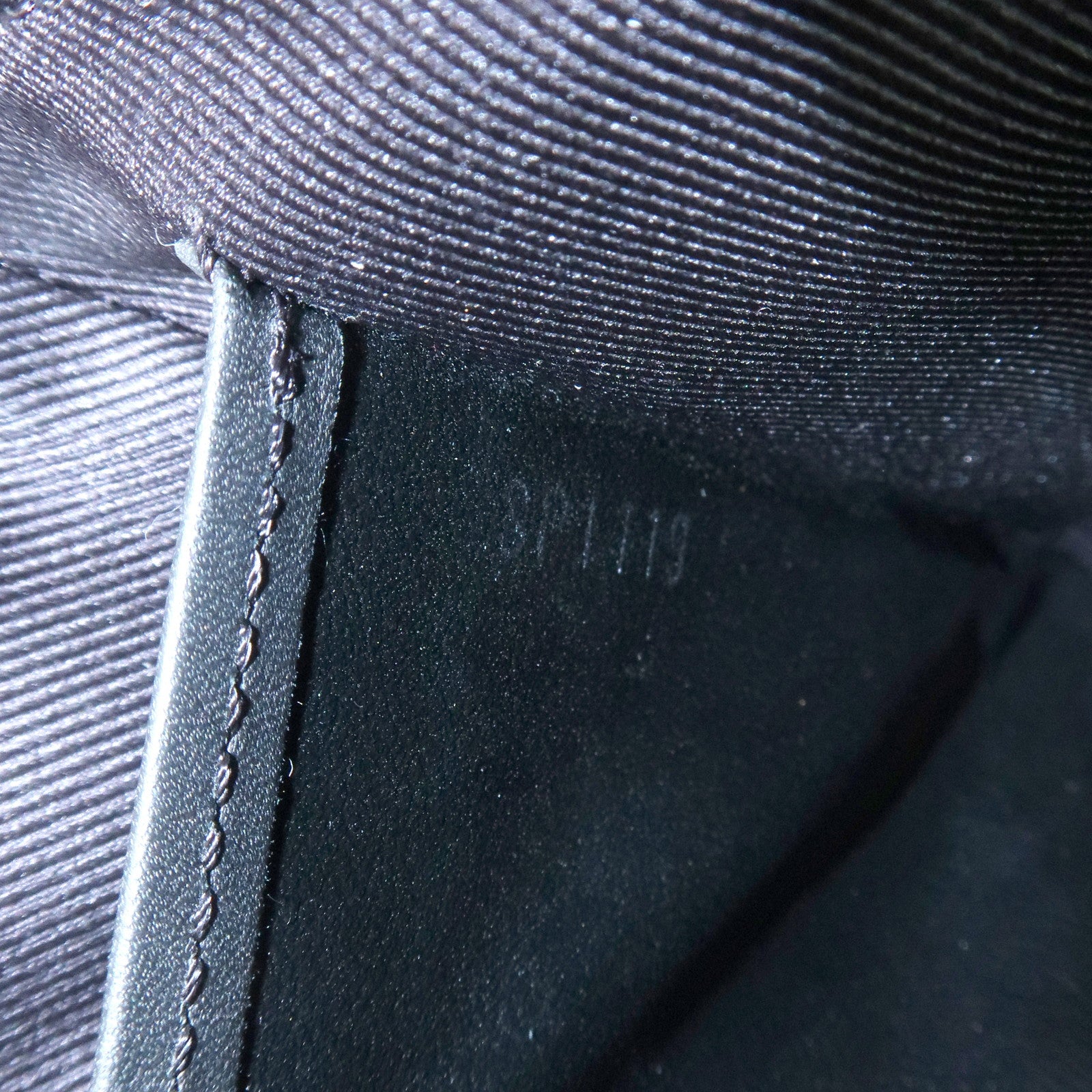 Louis Vuitton Monogram Shadow Pochette Discovery PM Noir M44335