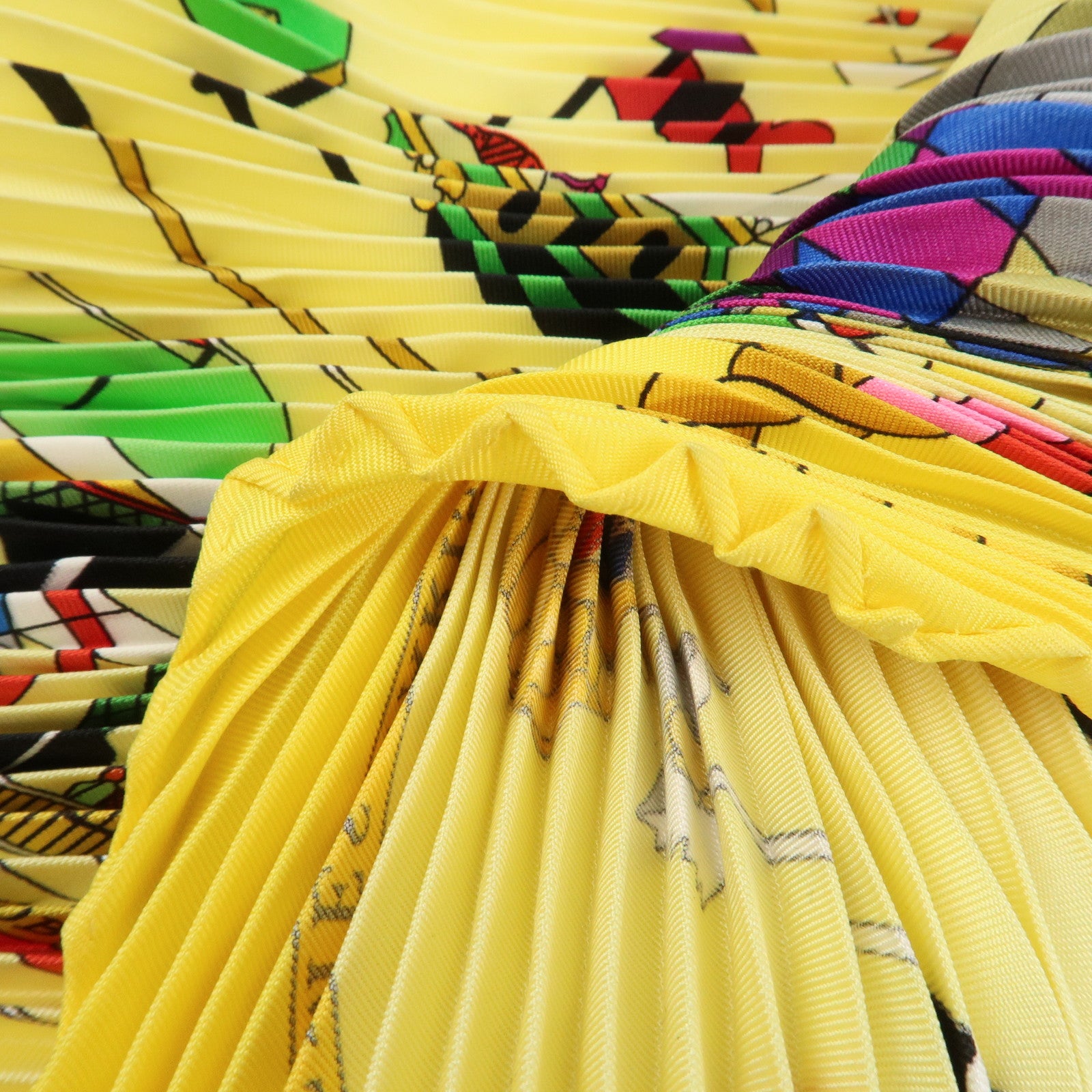 HERMES pleats Carre 90 Silk 100% Scarf Yellow Green Purple Red Used