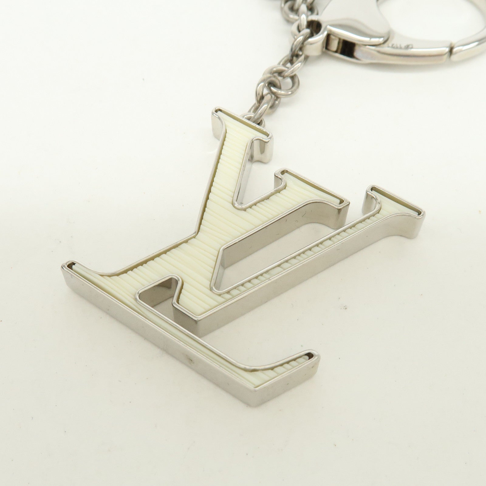 Louis Vuitton Bijoux Sac Fleur de Epi Bag Metal Charm White M65085