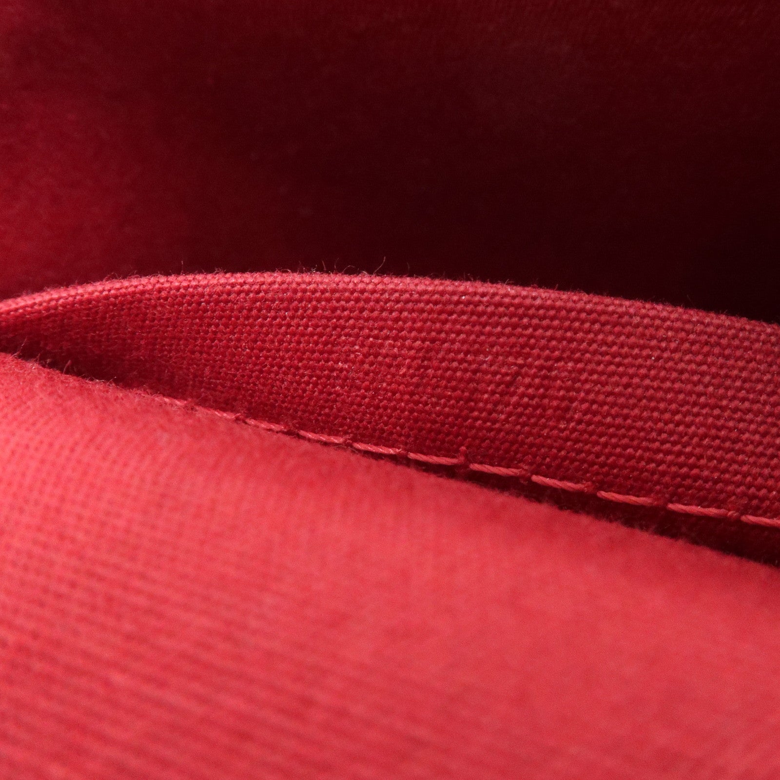 Louis Vuitton Monogram Vernis Rodeo Drive Shoulder Bag Red M93599