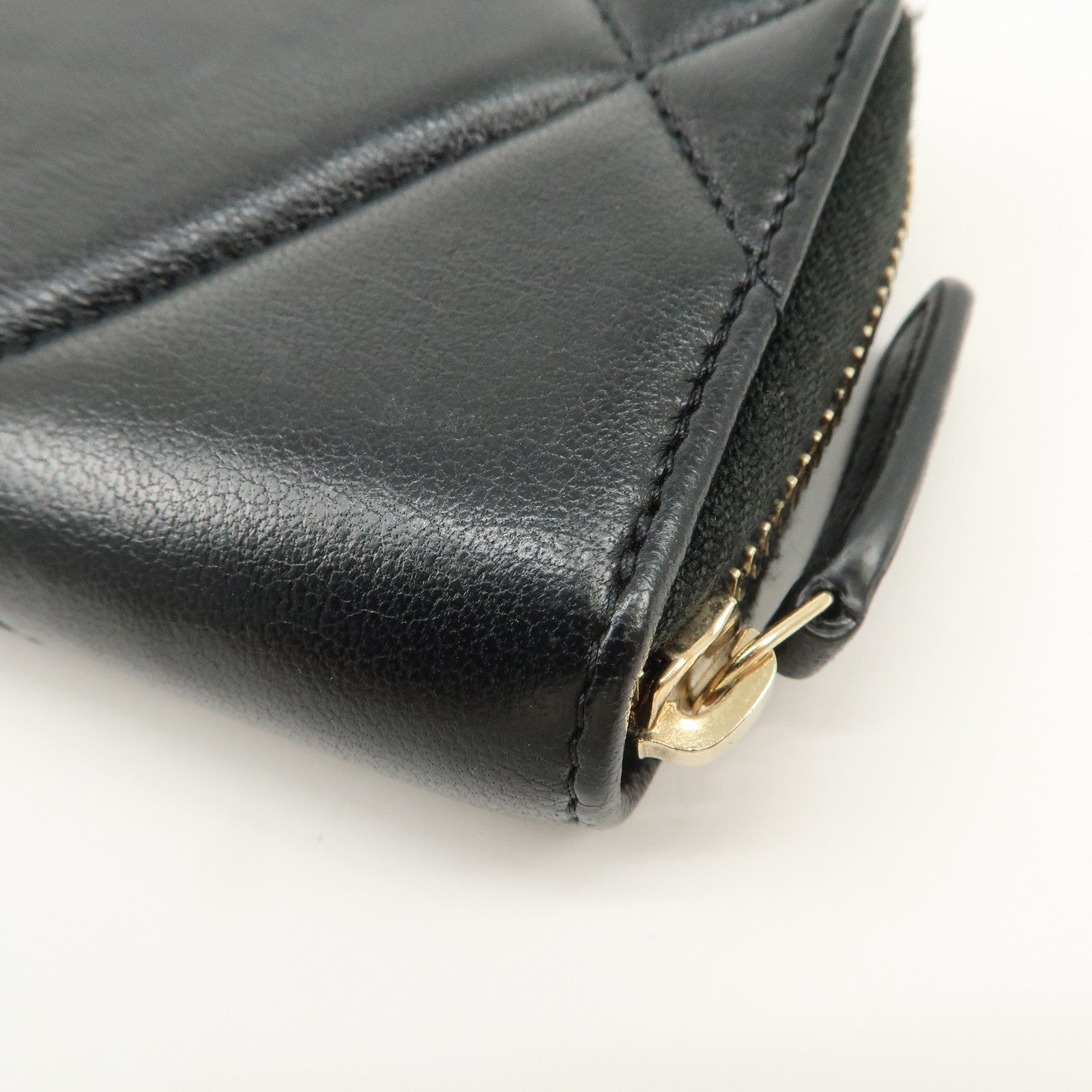 CHANEL COCO Mark Matelasse Lamb Skin Round Zippy Coin Purse AP0949 Used