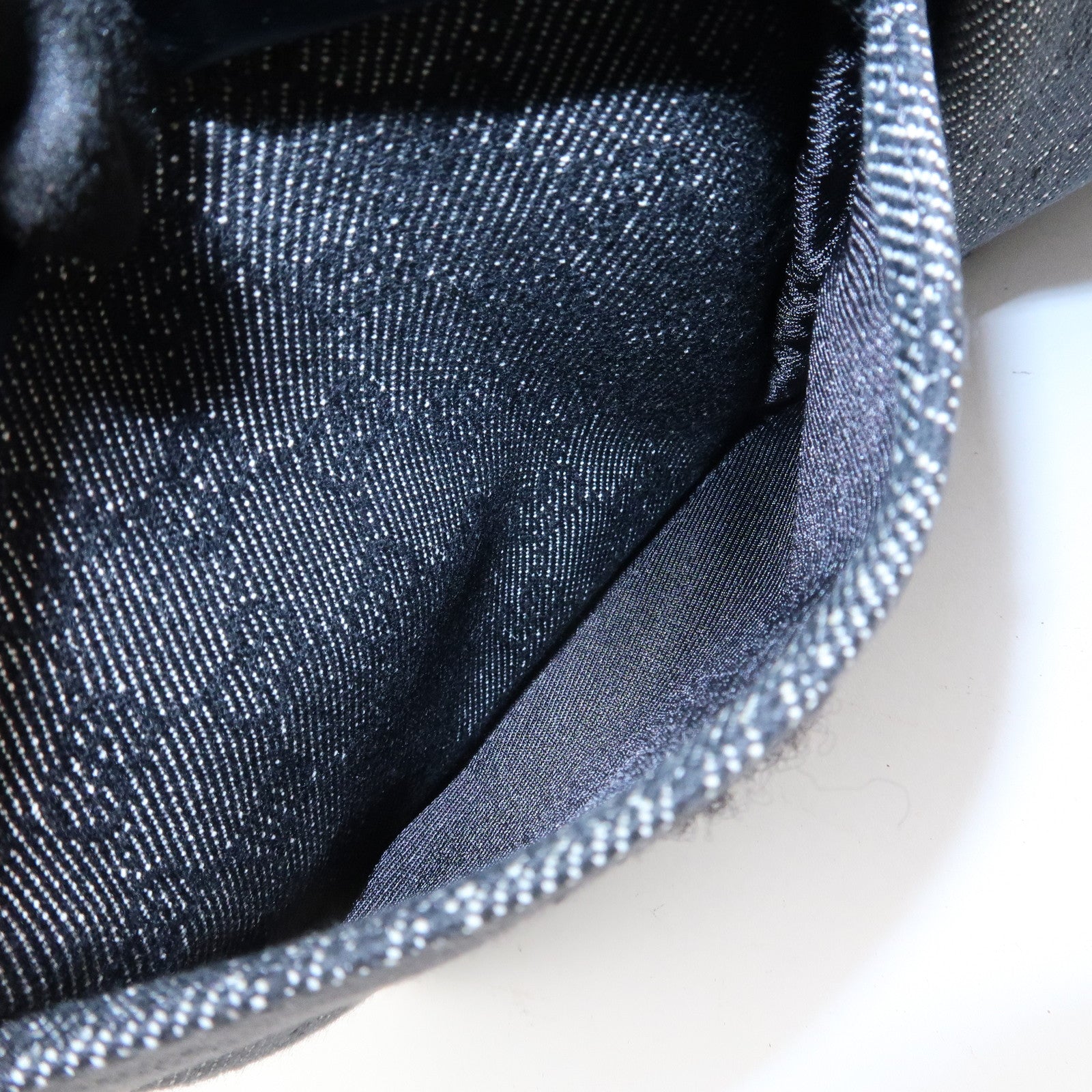 GUCCI GG Canvas Leather Waist Bag Crossbody Bag Black 28566 Used