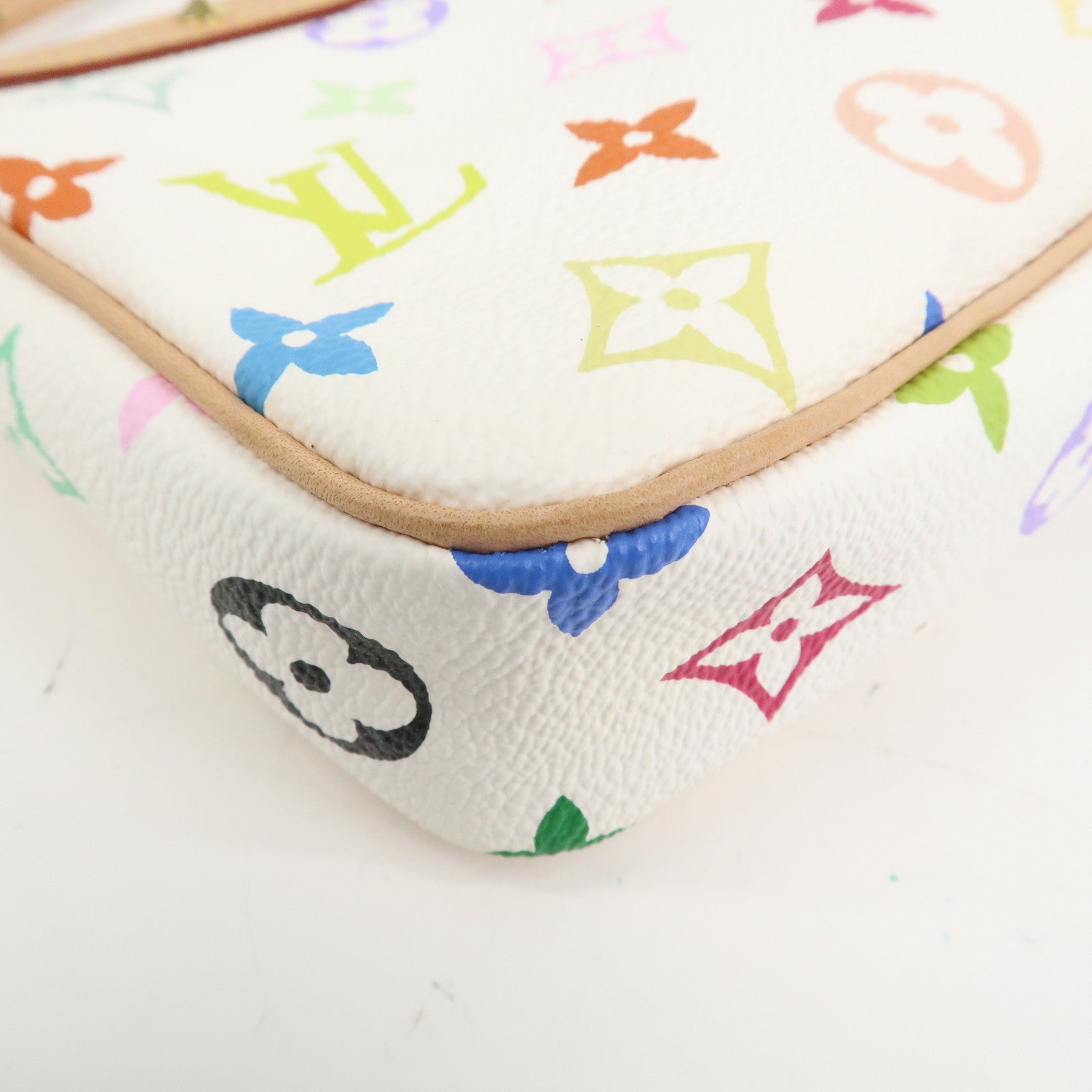 Louis Vuitton Monogram Multicolor Pochette Accessoires Blanc M92649