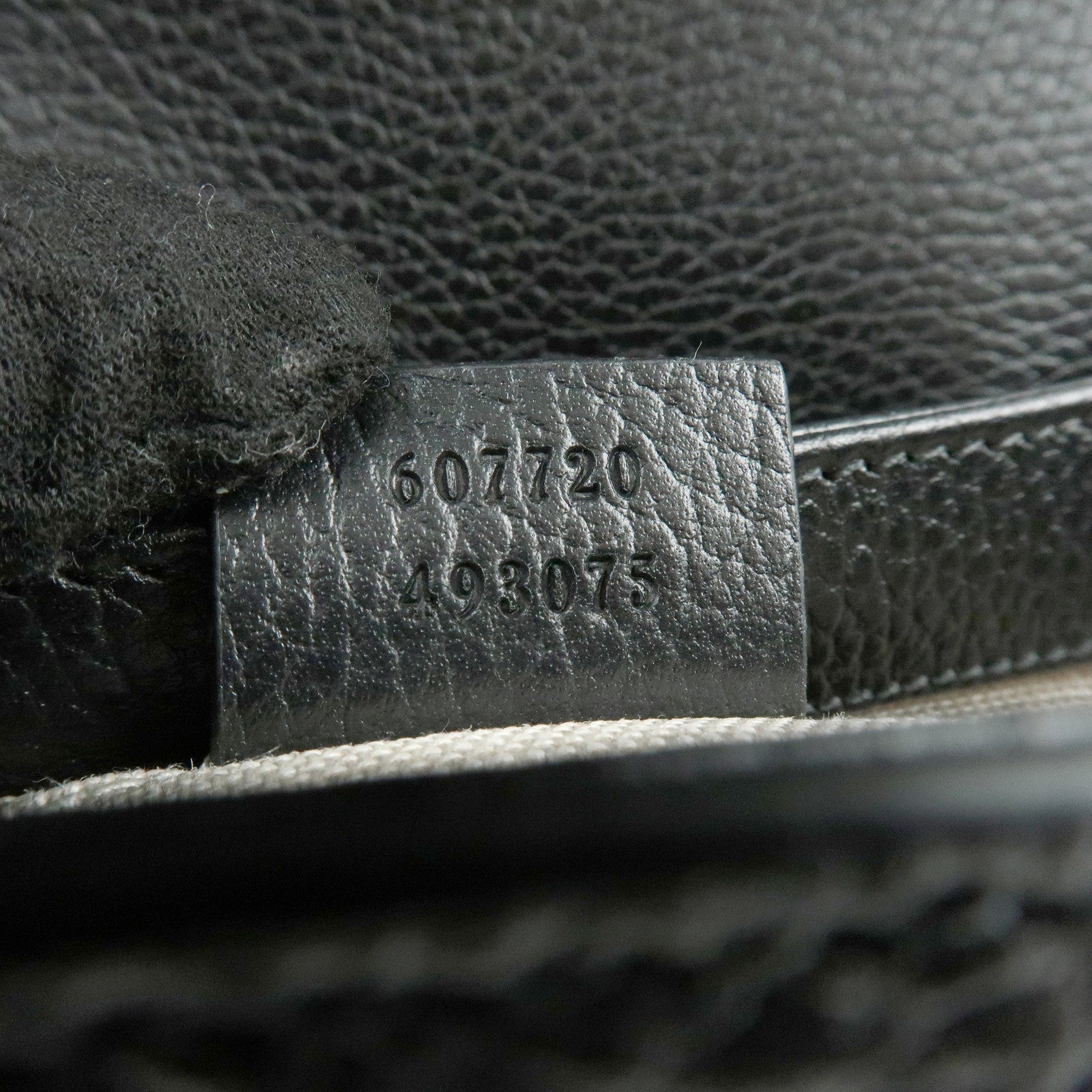 GUCCI Logo Interlocking G Leather Chain Shoulder Bag Black 607720