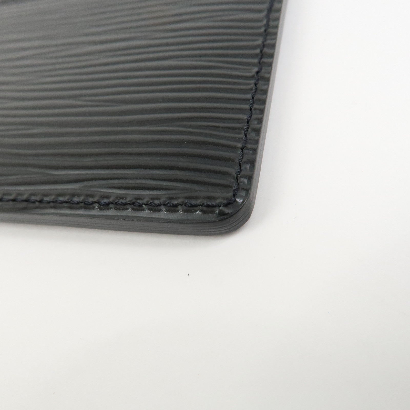 Louis Vuitton Epi Leather Porte Cartes Simple Card Case Noir M63512