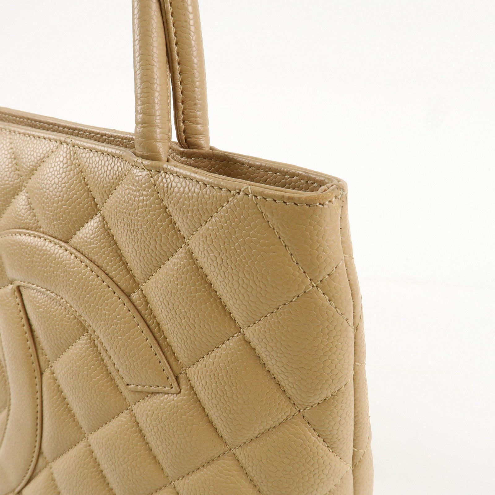 CHANEL Matelasse Caviarskin Medalion Tote Bag Hand Bag Beige A01804 Used