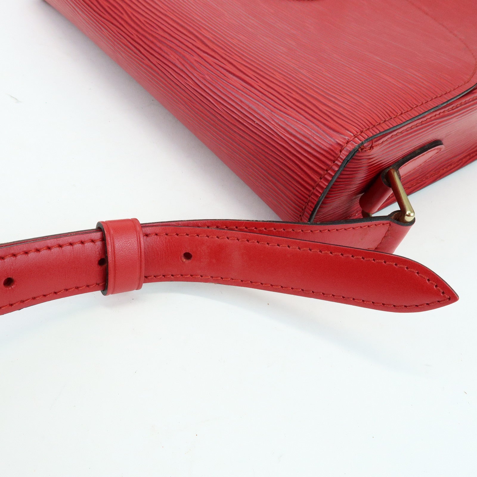 Louis Vuitton Epi Saint Cloud Shoulder Bag Crossbody Bag Red M52197