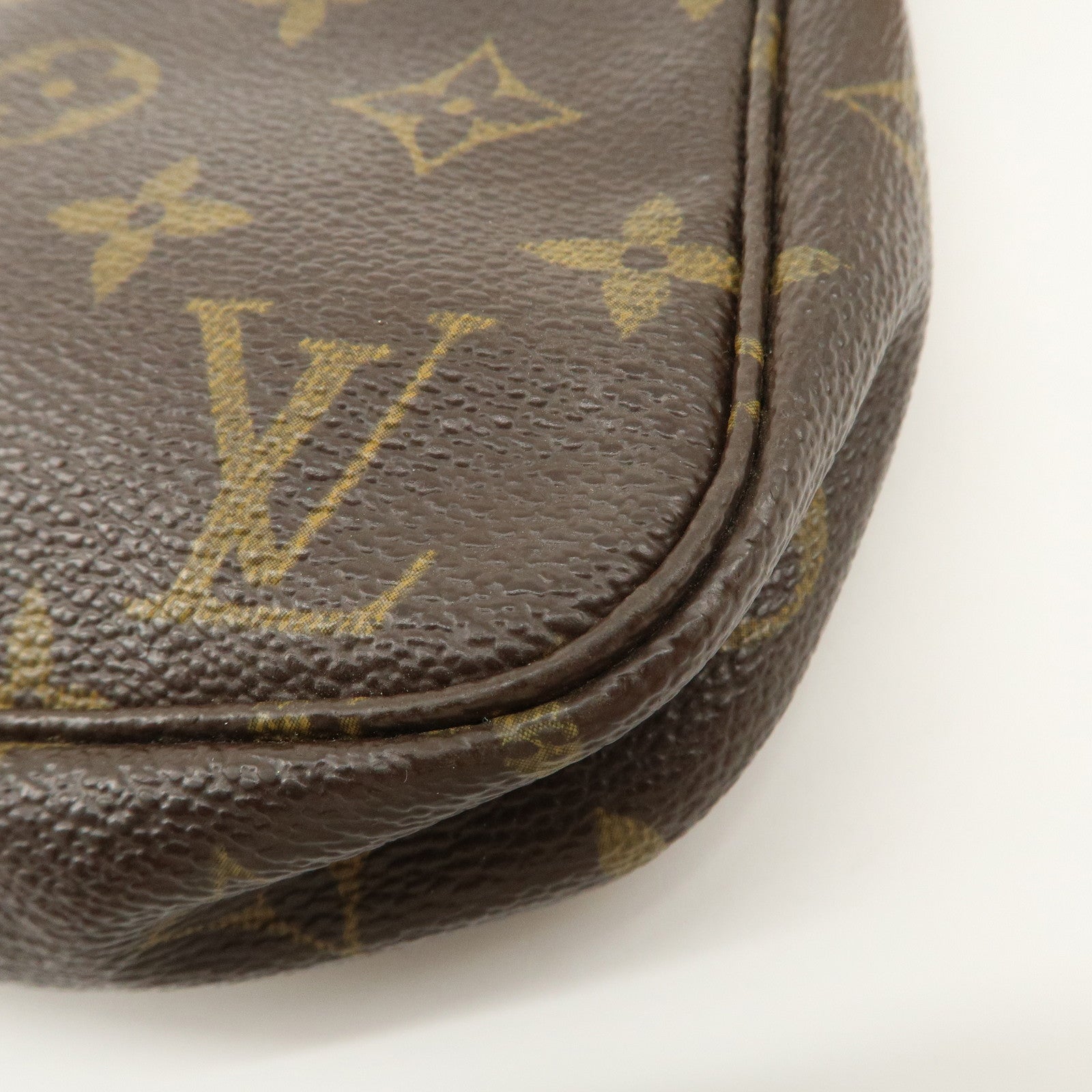 Louis Vuitton Monogram Pochette Accessoires Pouch Hand Bag M51980 Used