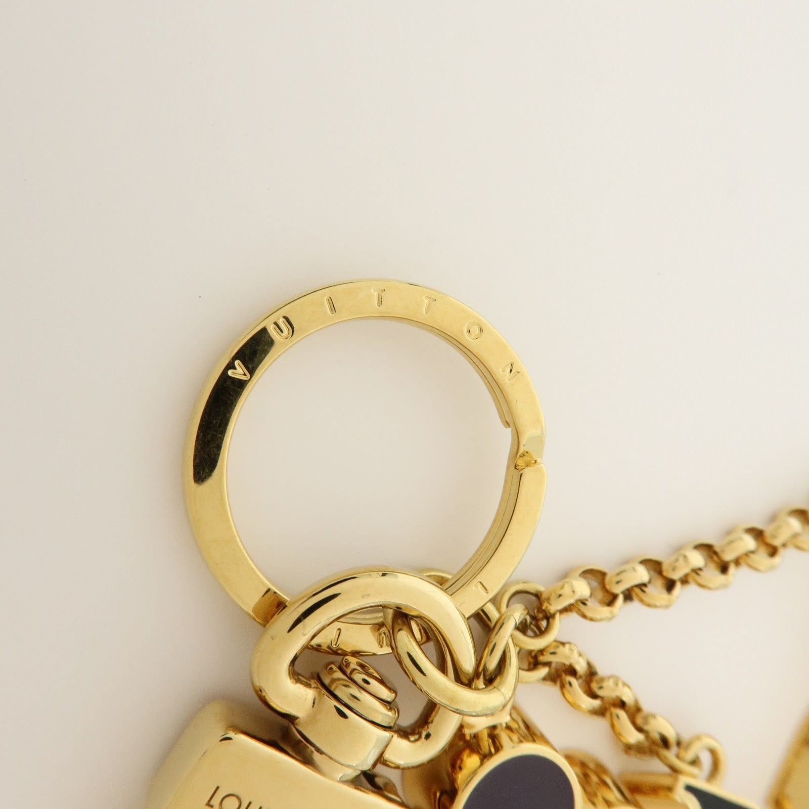 Louis Vuitton Fleur de Monogram Metal Bag Charm Key Charm M01652