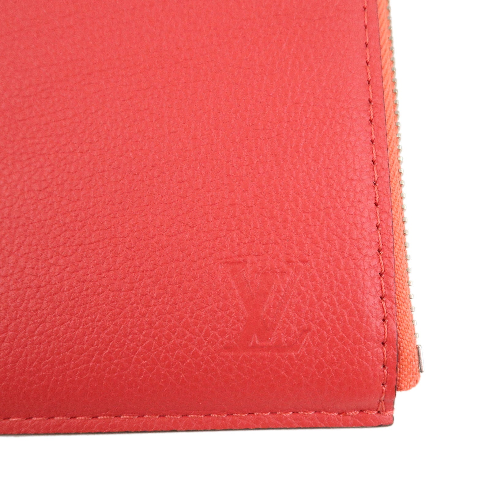 Louis Vuitton Pochette Jour PM Taurillon Leather Pouch Red R99586
