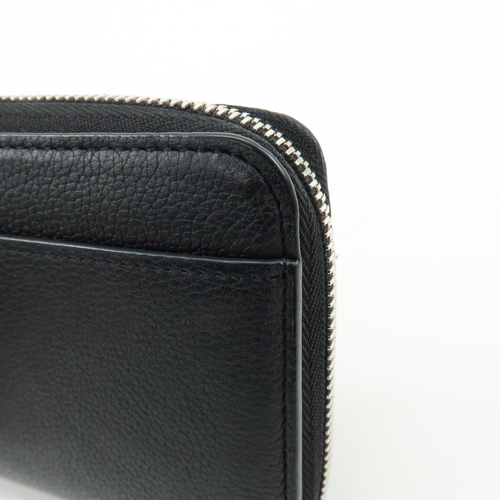 Louis Vuitton Leather Lockme Round Zippy Long Wallet Noir M62622