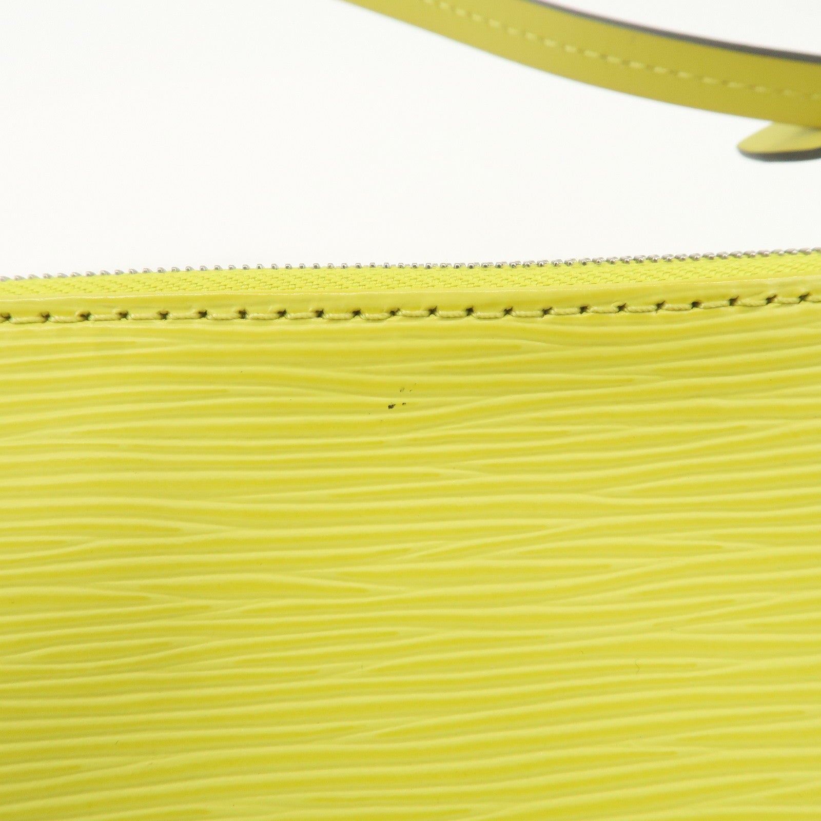 Louis Vuitton Epi Pochette Accessoires Pouch Pistache M40975