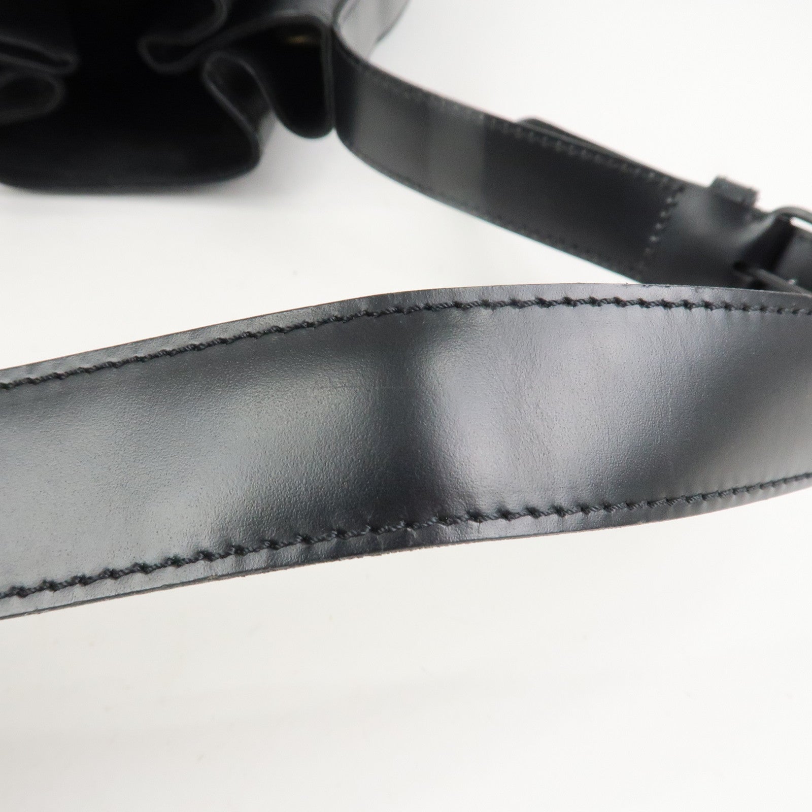 Louis Vuitton Epi Leather Sac D'epaule PM Bucket Bag Black M80157