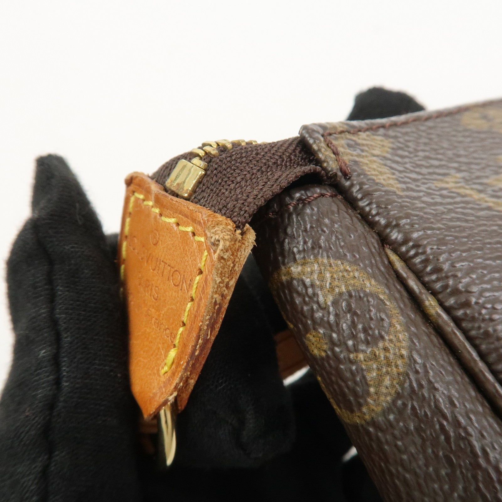 Louis Vuitton Monogram Pochette Accessoires Pouch Hand Bag M51980