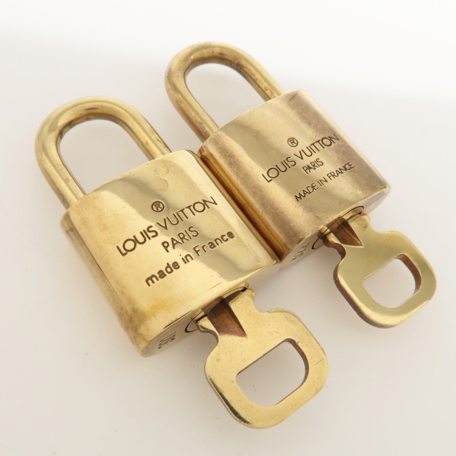 Louis Vuitton Set of 10 Lock & Key Cadena Key Lock Metal Gold Used