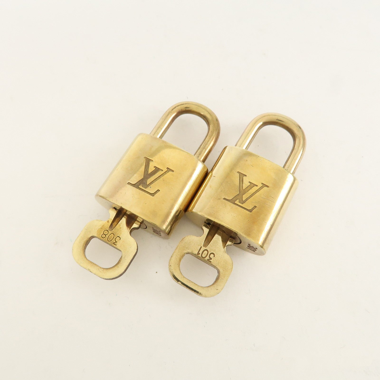 Louis Vuitton Set of 10 Lock & Key Cadena Key Lock Metal Gold Used