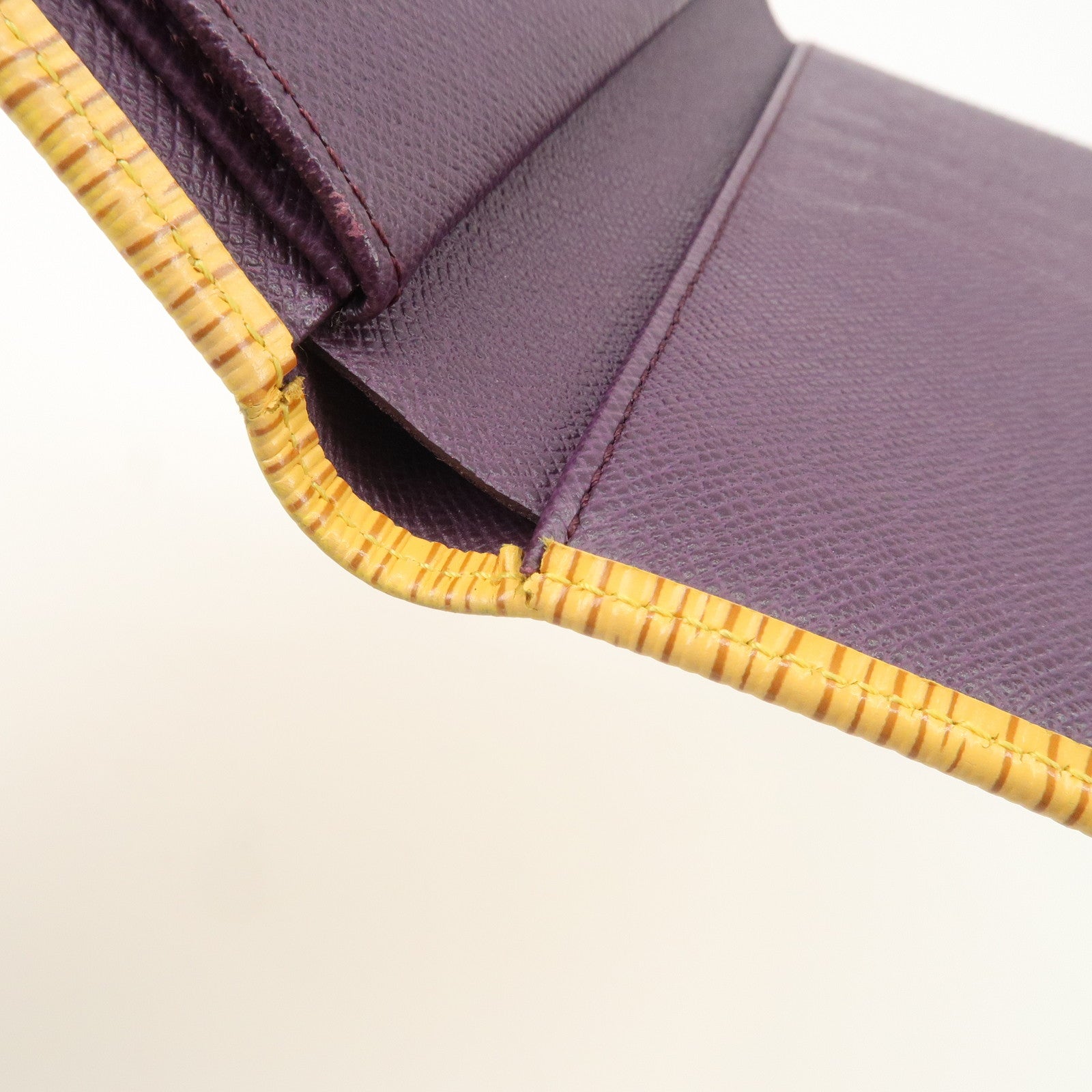 Louis Vuitton Epi leather Porte Tresor Etui Papier Wallet M63719