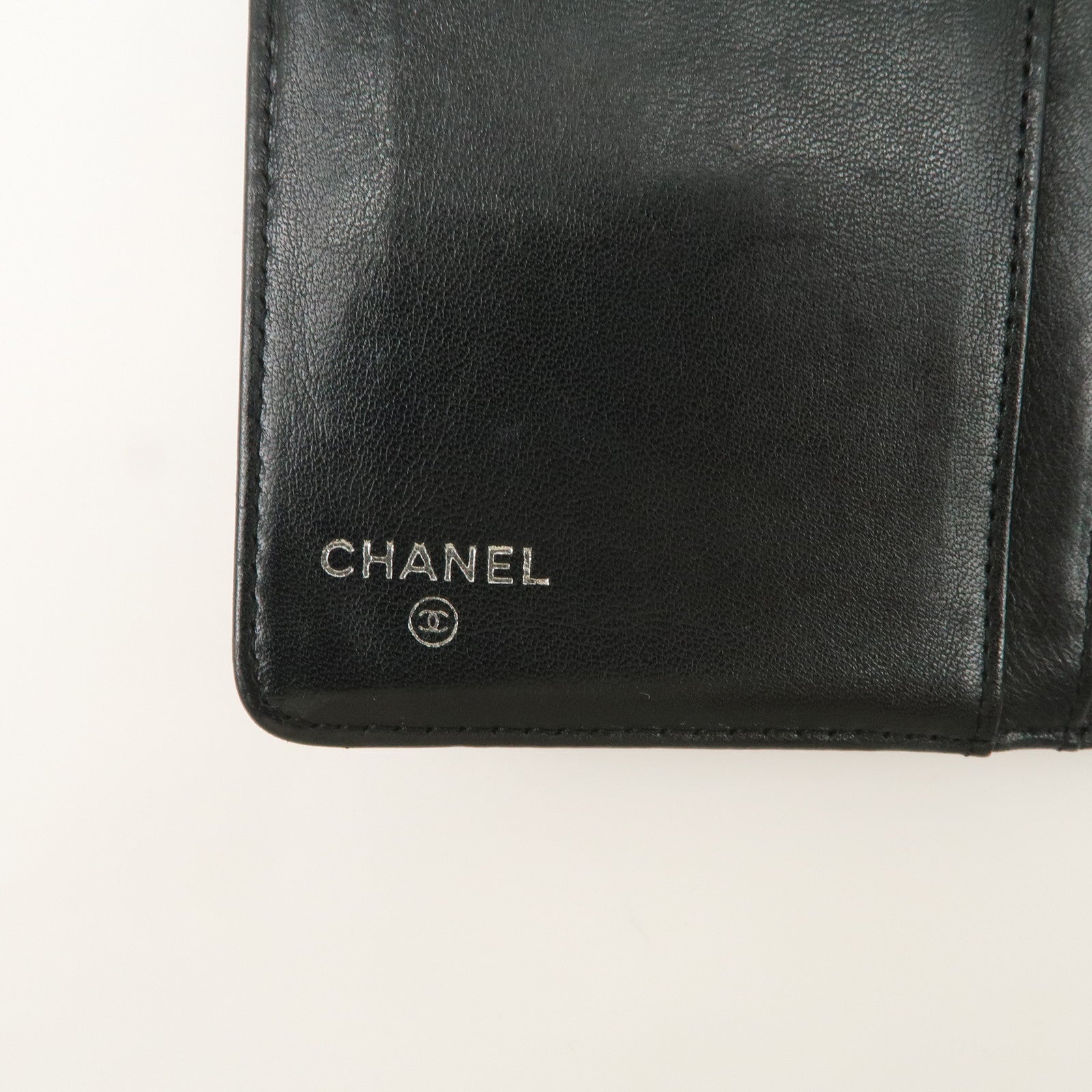 CHANEL Camelia Make Up Palette Patent Leather Long Wallet A46074 Used