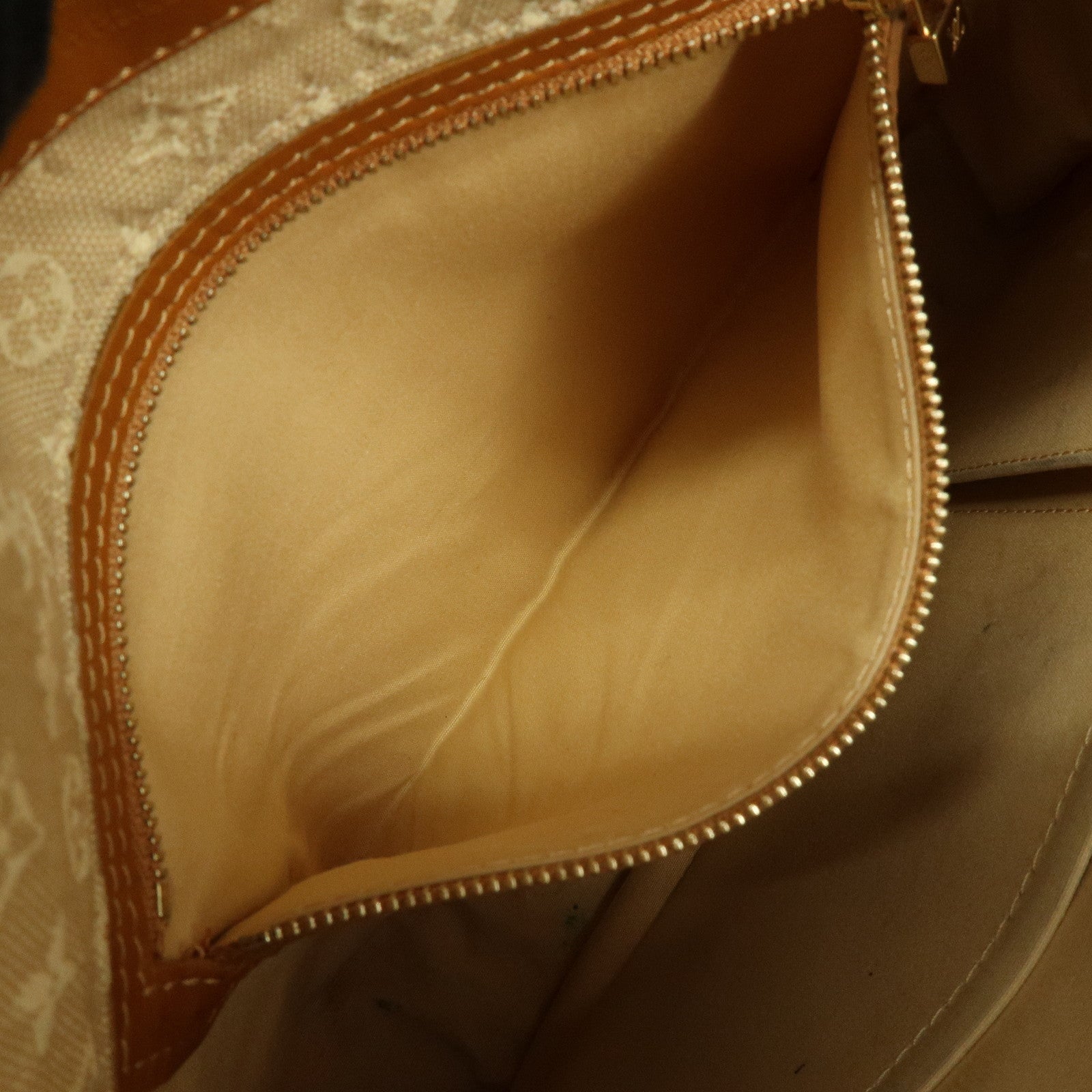 Louis Vuitton Monogram Mini Buzas Mary Kate Shoulder Bag M92323