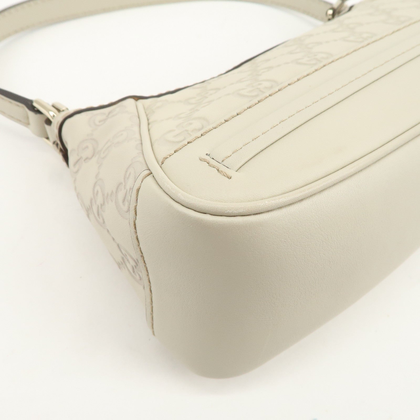 GUCCI Guccissima Mayfair Interlocking G Leather Shoulder Bag Ivory