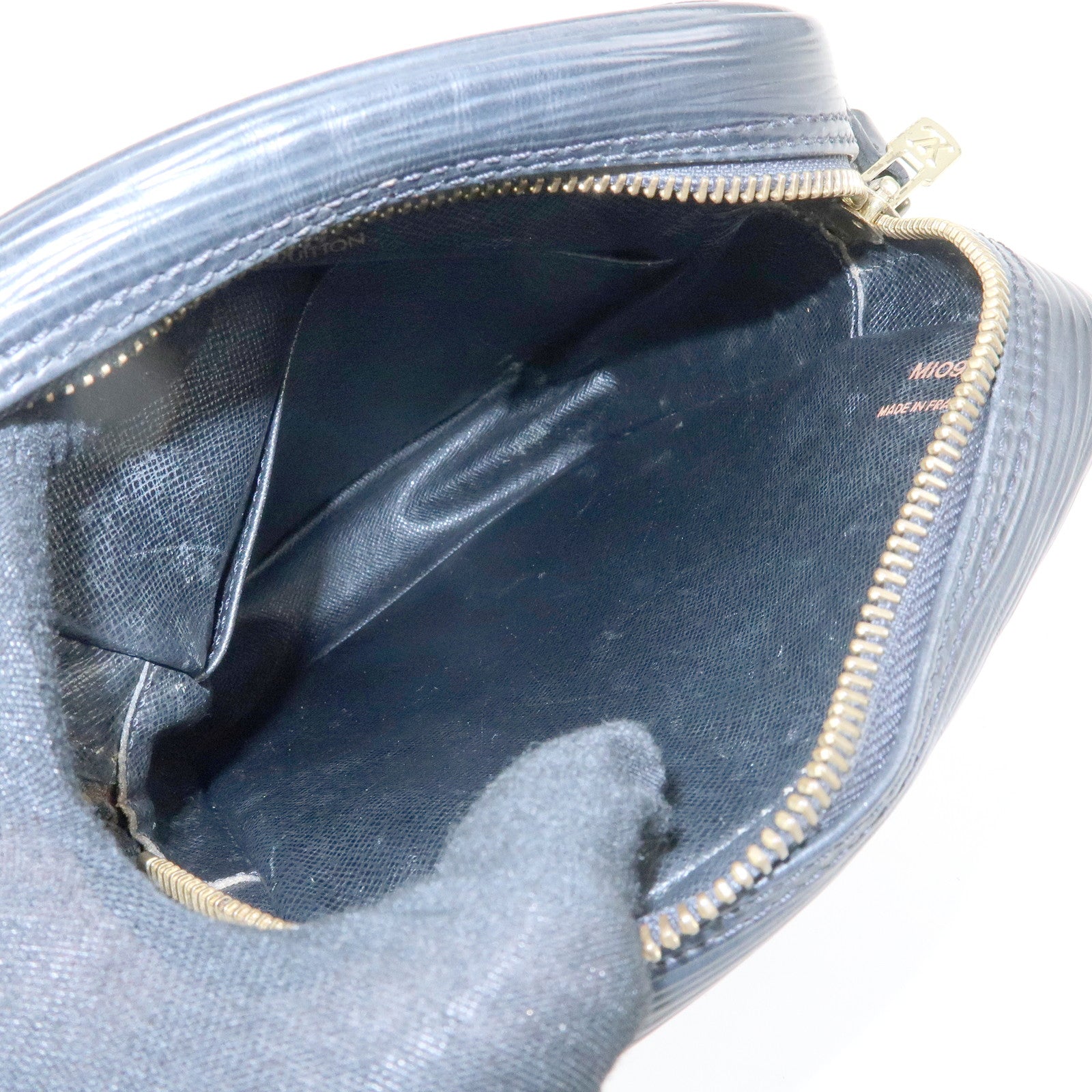 Louis Vuitton Epi Danube Shoulder Bag Crossbody Bag Noir M45632