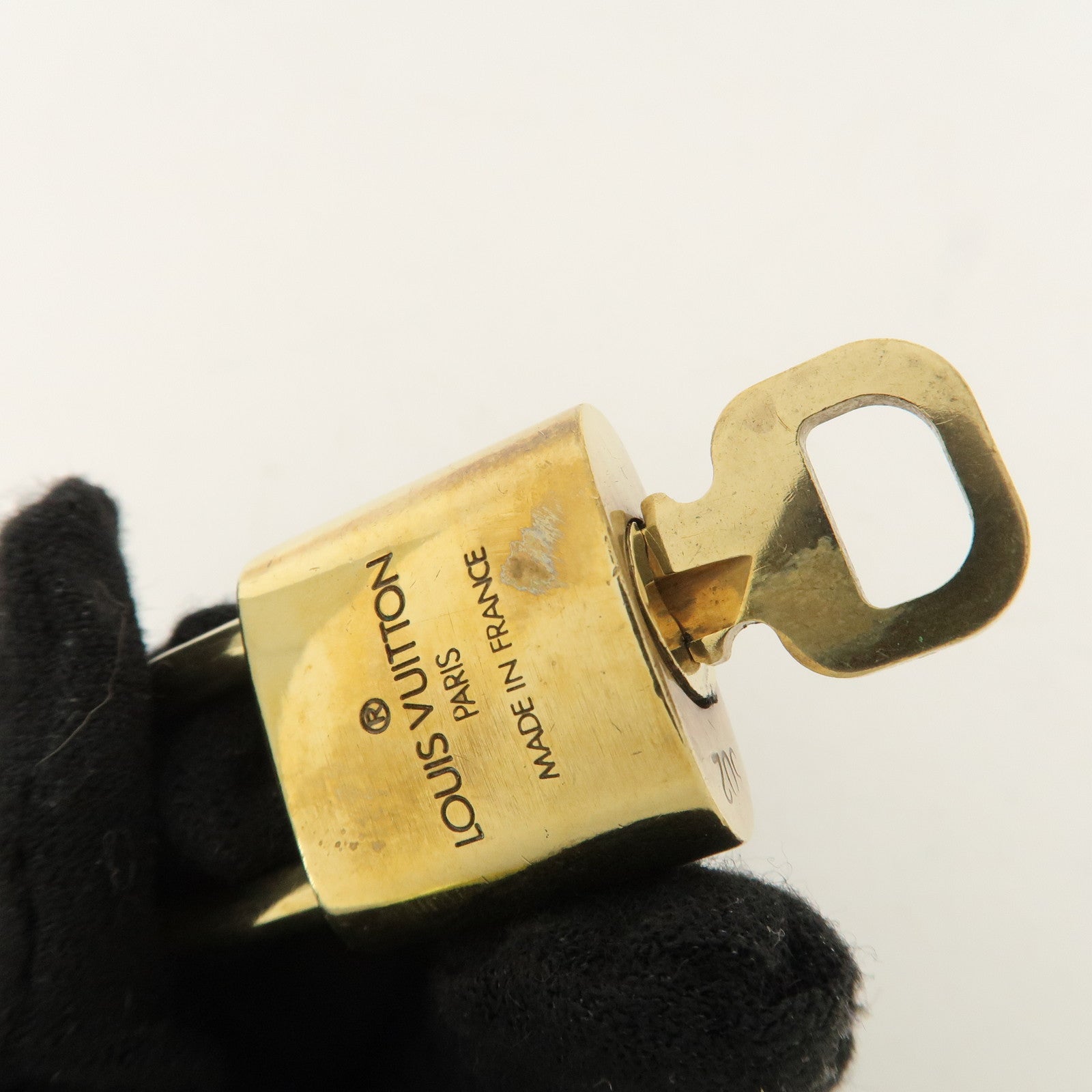 Louis Vuitton Set of 10 Lock & Key Cadena Key Lock Metal Gold Used