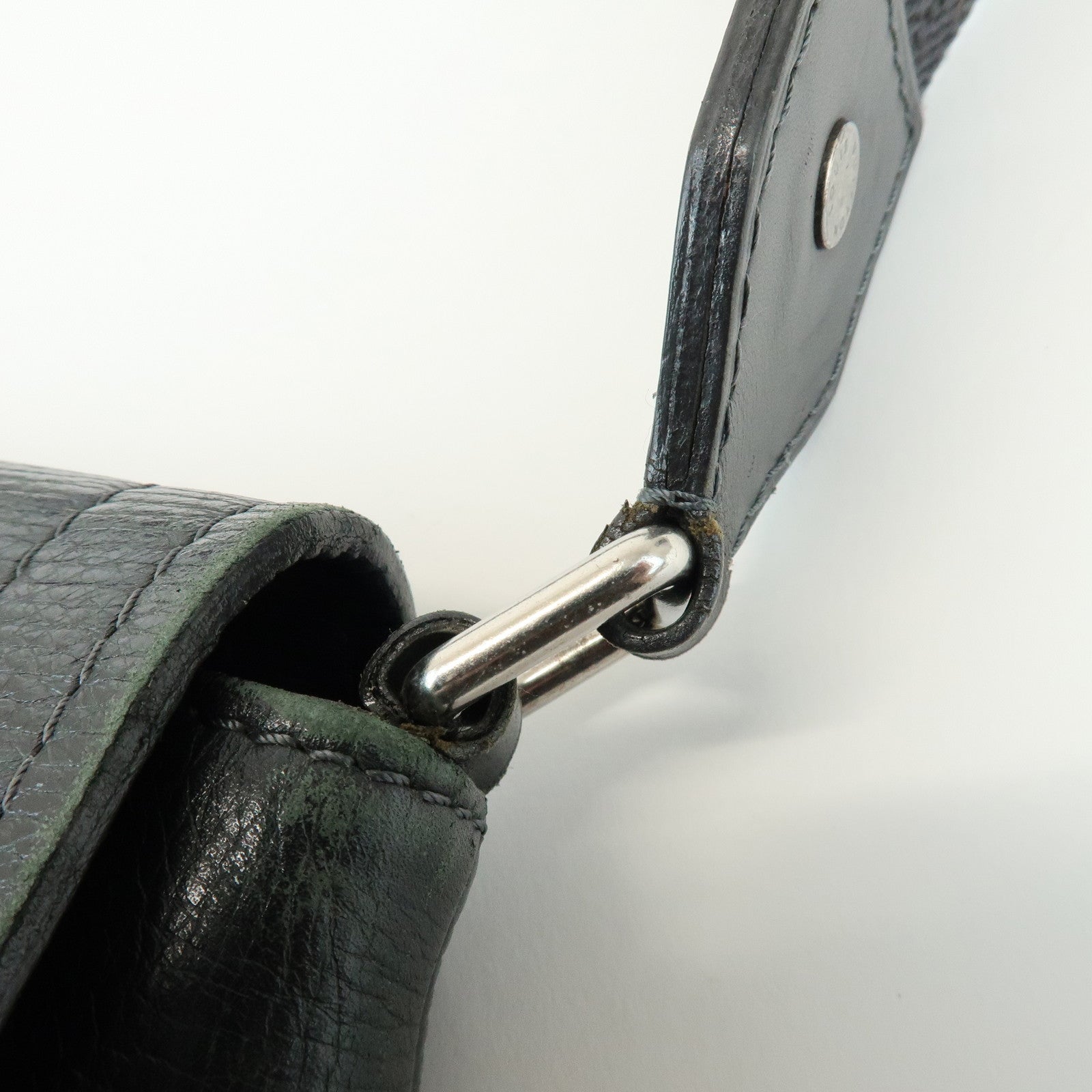 Louis Vuitton Utah Yuma Calf Leather Shoulder Bag Basalt M97024